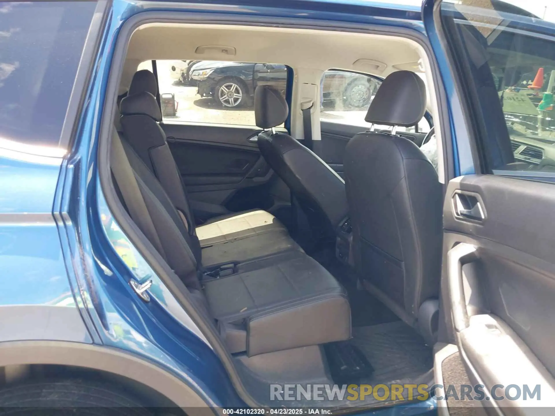8 Photograph of a damaged car 3VV3B7AX1KM056655 VOLKSWAGEN TIGUAN 2019