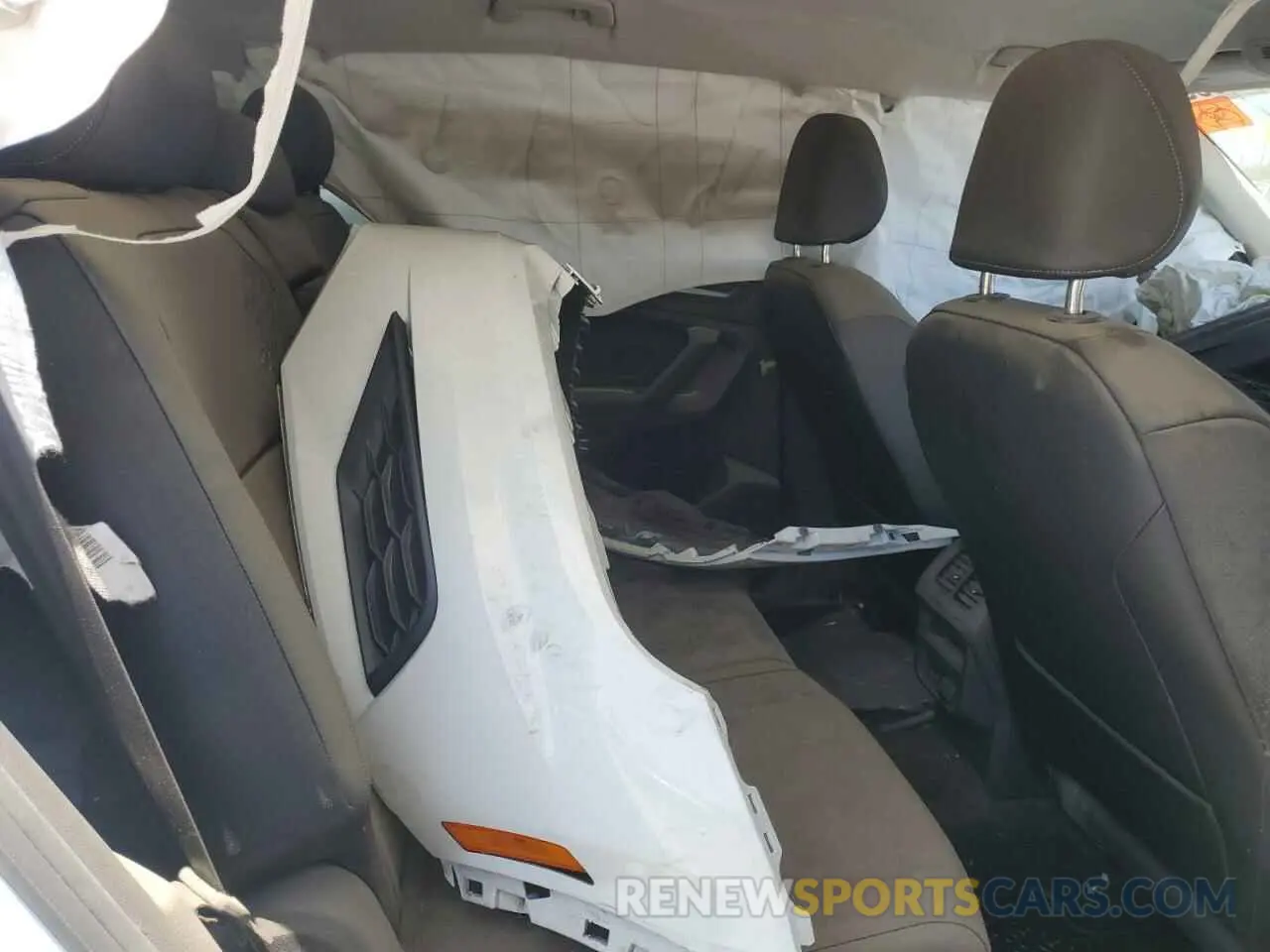 10 Photograph of a damaged car 3VV3B7AX1KM074766 VOLKSWAGEN TIGUAN 2019