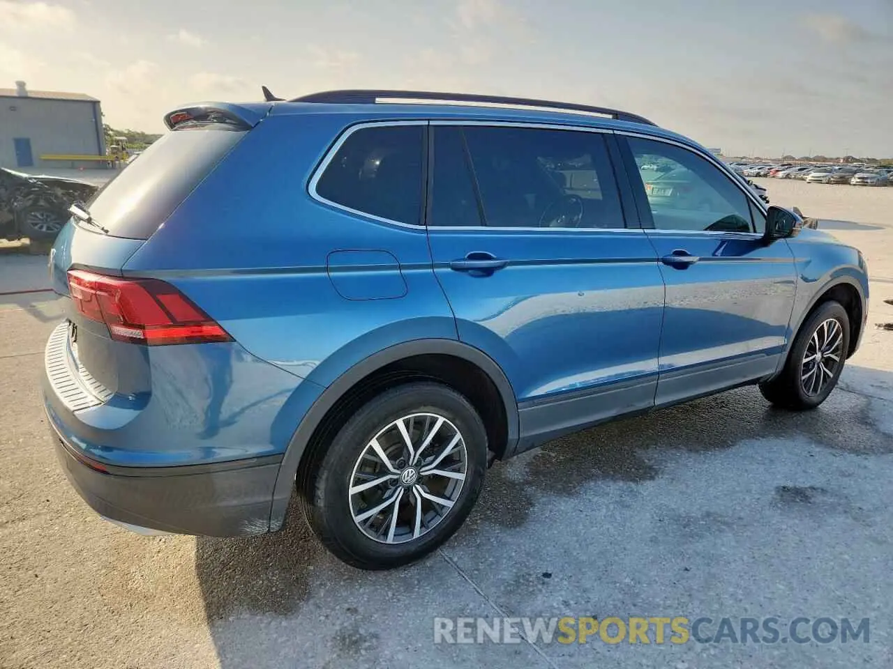 3 Photograph of a damaged car 3VV3B7AX1KM163947 VOLKSWAGEN TIGUAN 2019