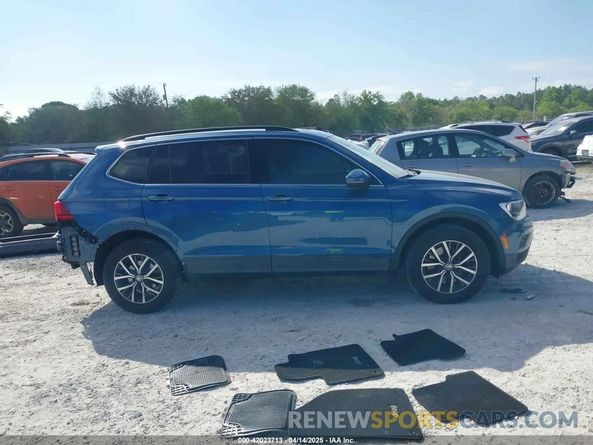 14 Photograph of a damaged car 3VV3B7AX2KM006055 VOLKSWAGEN TIGUAN 2019