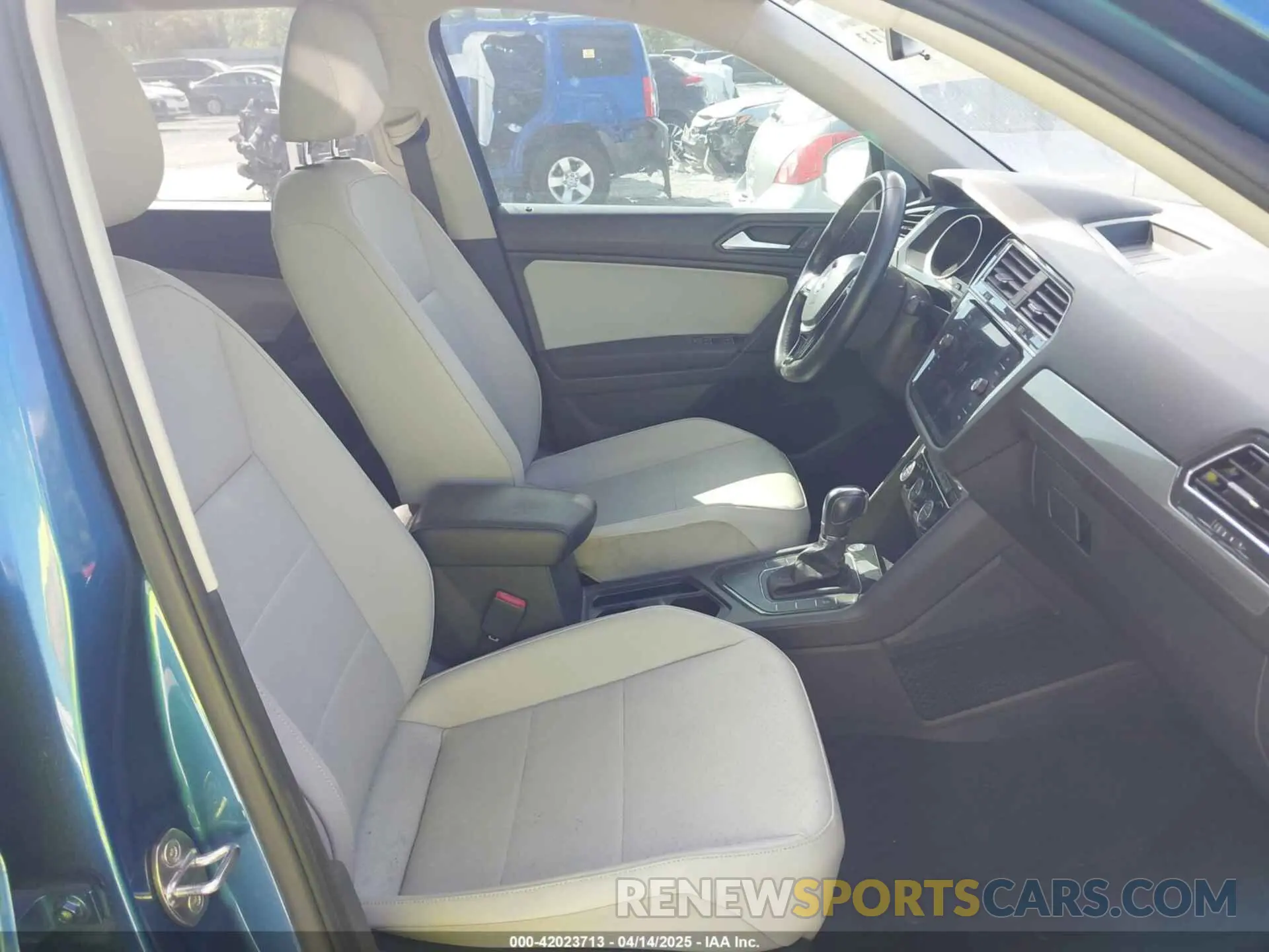 5 Photograph of a damaged car 3VV3B7AX2KM006055 VOLKSWAGEN TIGUAN 2019