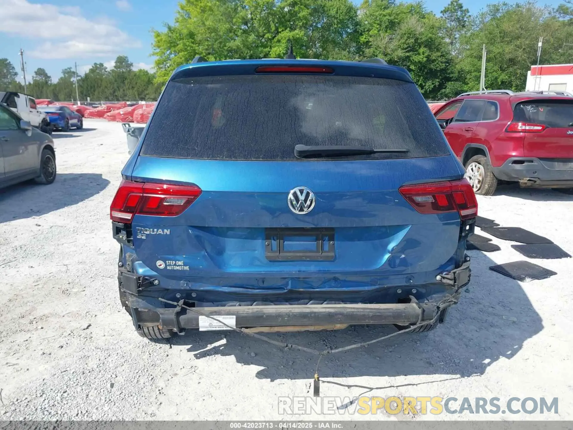 6 Photograph of a damaged car 3VV3B7AX2KM006055 VOLKSWAGEN TIGUAN 2019