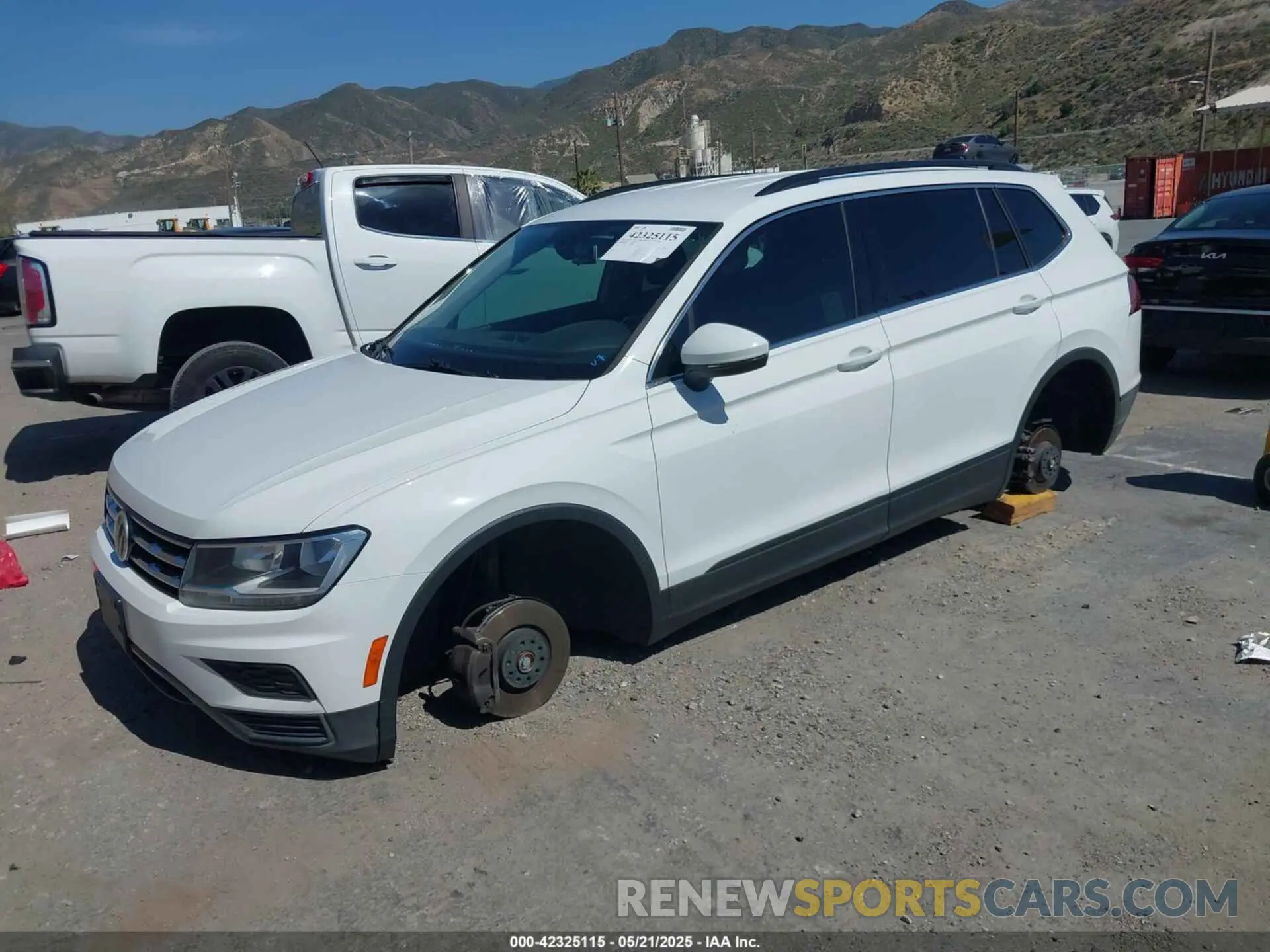 2 Photograph of a damaged car 3VV3B7AX2KM028928 VOLKSWAGEN TIGUAN 2019