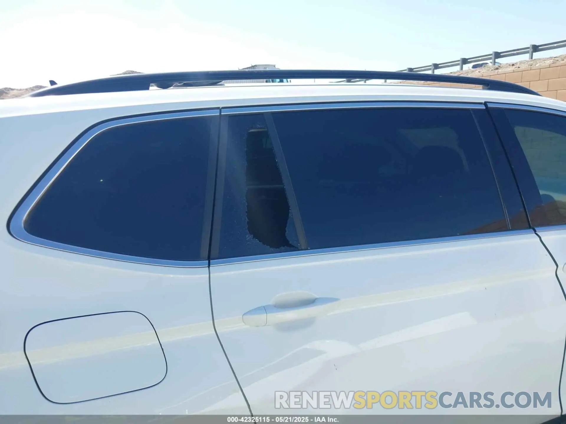 6 Photograph of a damaged car 3VV3B7AX2KM028928 VOLKSWAGEN TIGUAN 2019