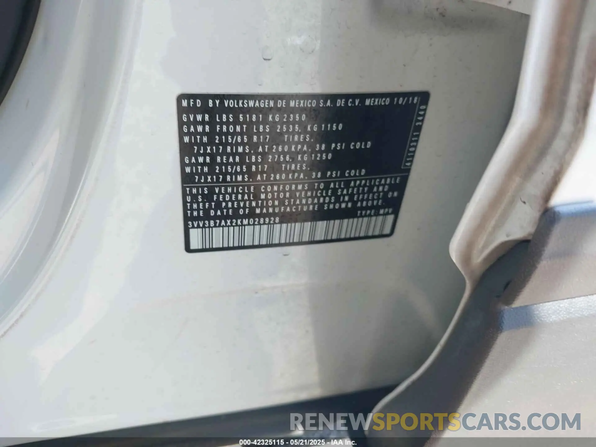 9 Photograph of a damaged car 3VV3B7AX2KM028928 VOLKSWAGEN TIGUAN 2019