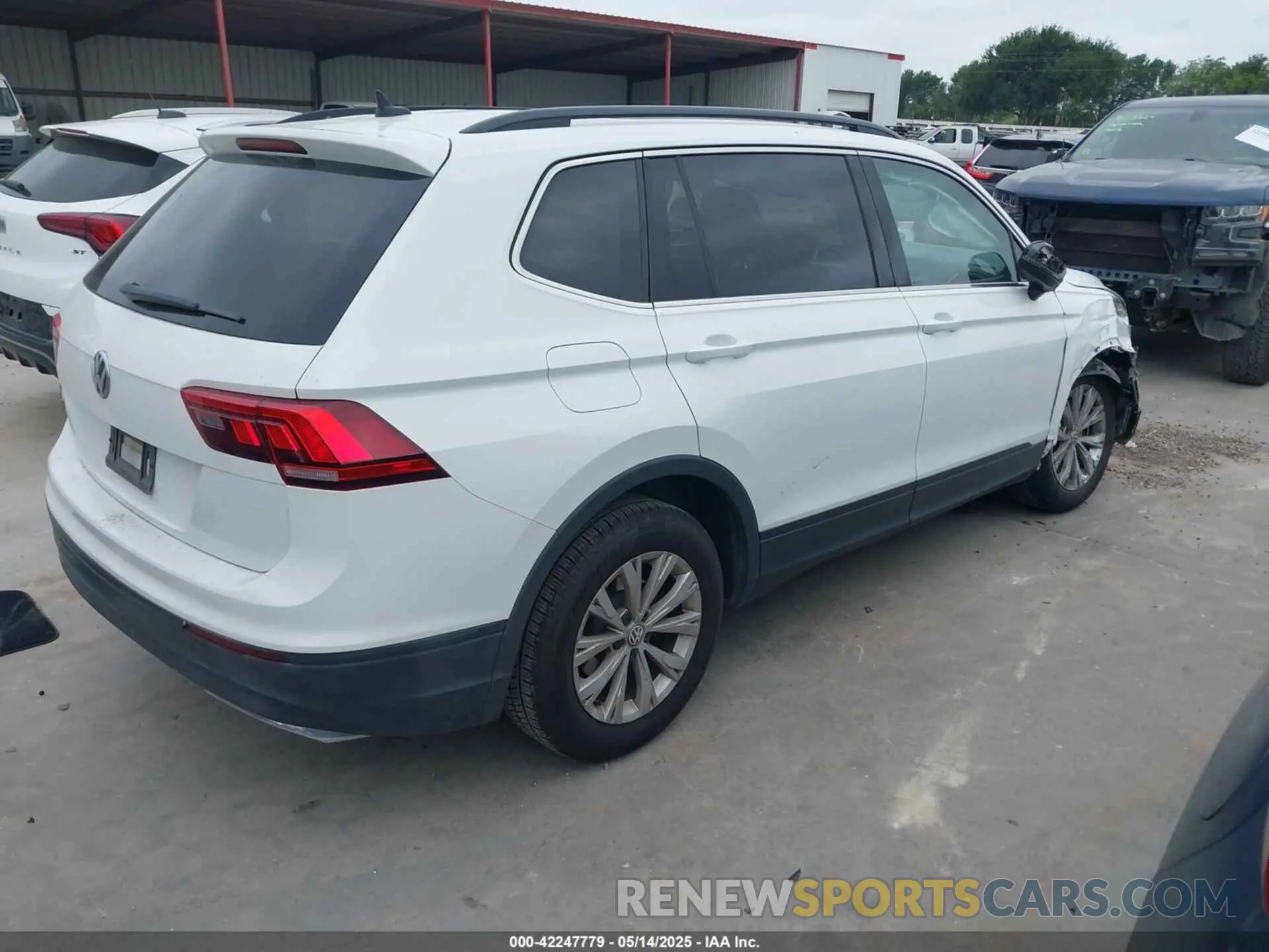 4 Photograph of a damaged car 3VV3B7AX2KM044451 VOLKSWAGEN TIGUAN 2019