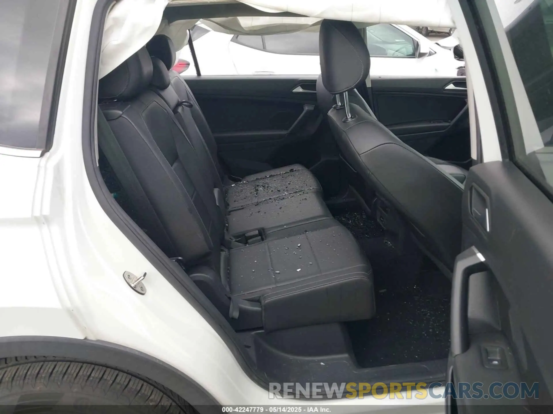 8 Photograph of a damaged car 3VV3B7AX2KM044451 VOLKSWAGEN TIGUAN 2019