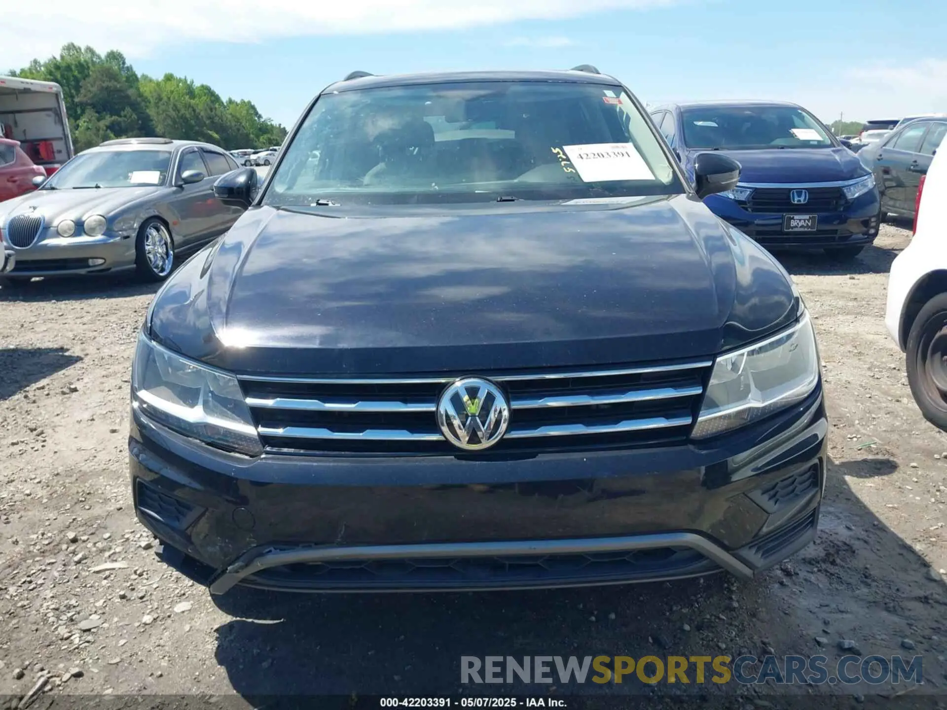 12 Photograph of a damaged car 3VV3B7AX2KM053330 VOLKSWAGEN TIGUAN 2019
