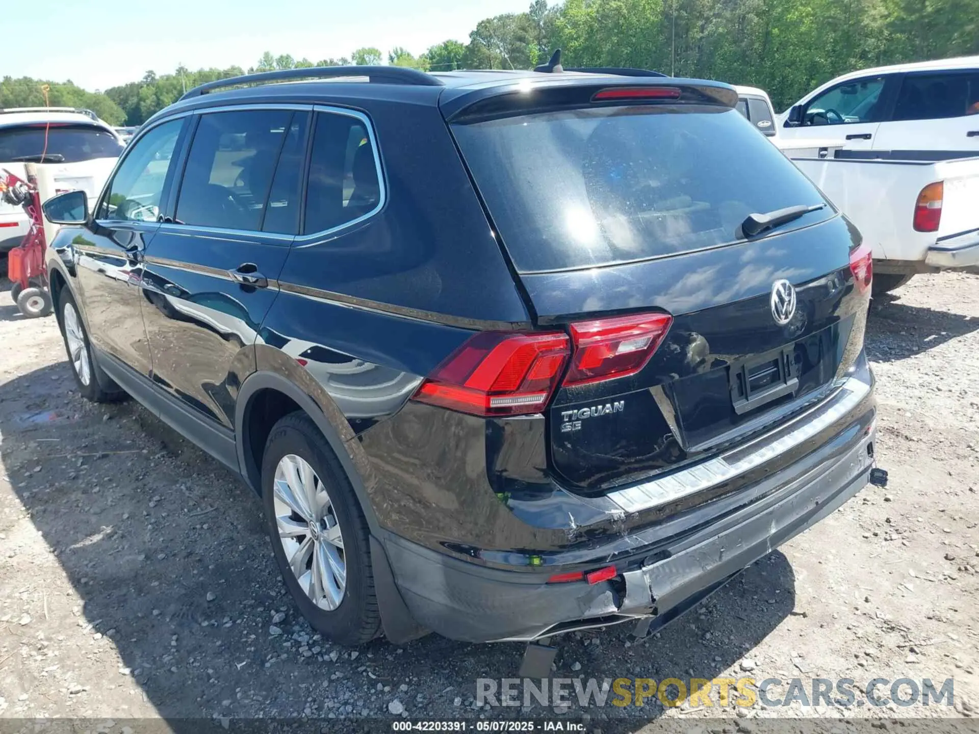 3 Photograph of a damaged car 3VV3B7AX2KM053330 VOLKSWAGEN TIGUAN 2019