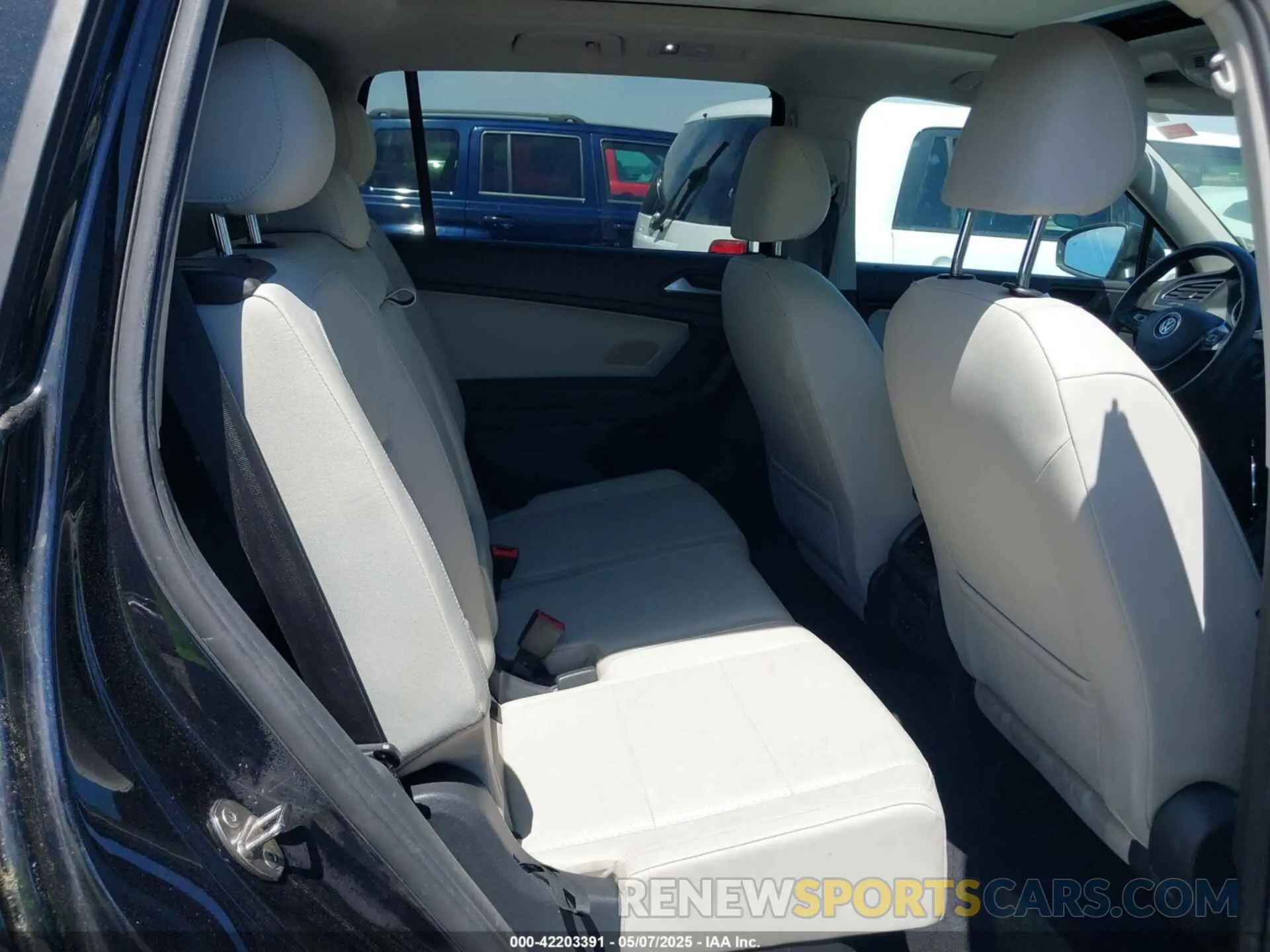 8 Photograph of a damaged car 3VV3B7AX2KM053330 VOLKSWAGEN TIGUAN 2019