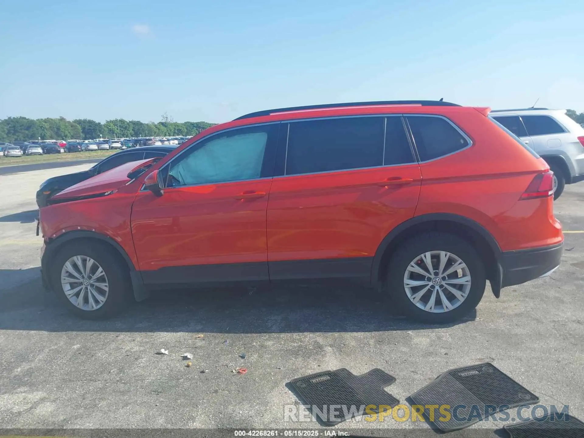 13 Photograph of a damaged car 3VV3B7AX2KM060679 VOLKSWAGEN TIGUAN 2019