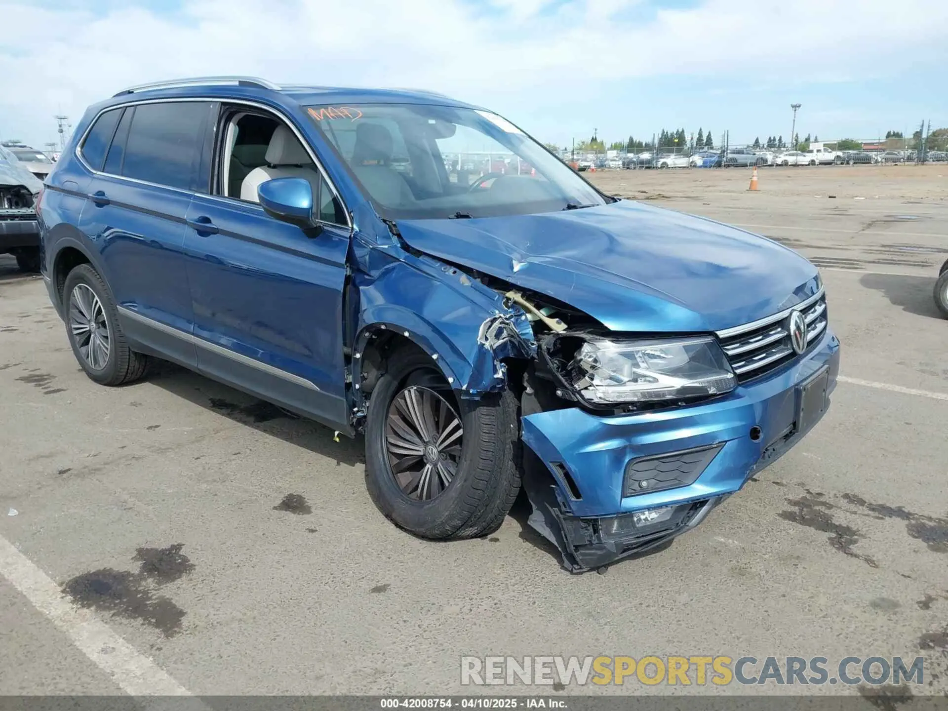1 Photograph of a damaged car 3VV3B7AX2KM064568 VOLKSWAGEN TIGUAN 2019