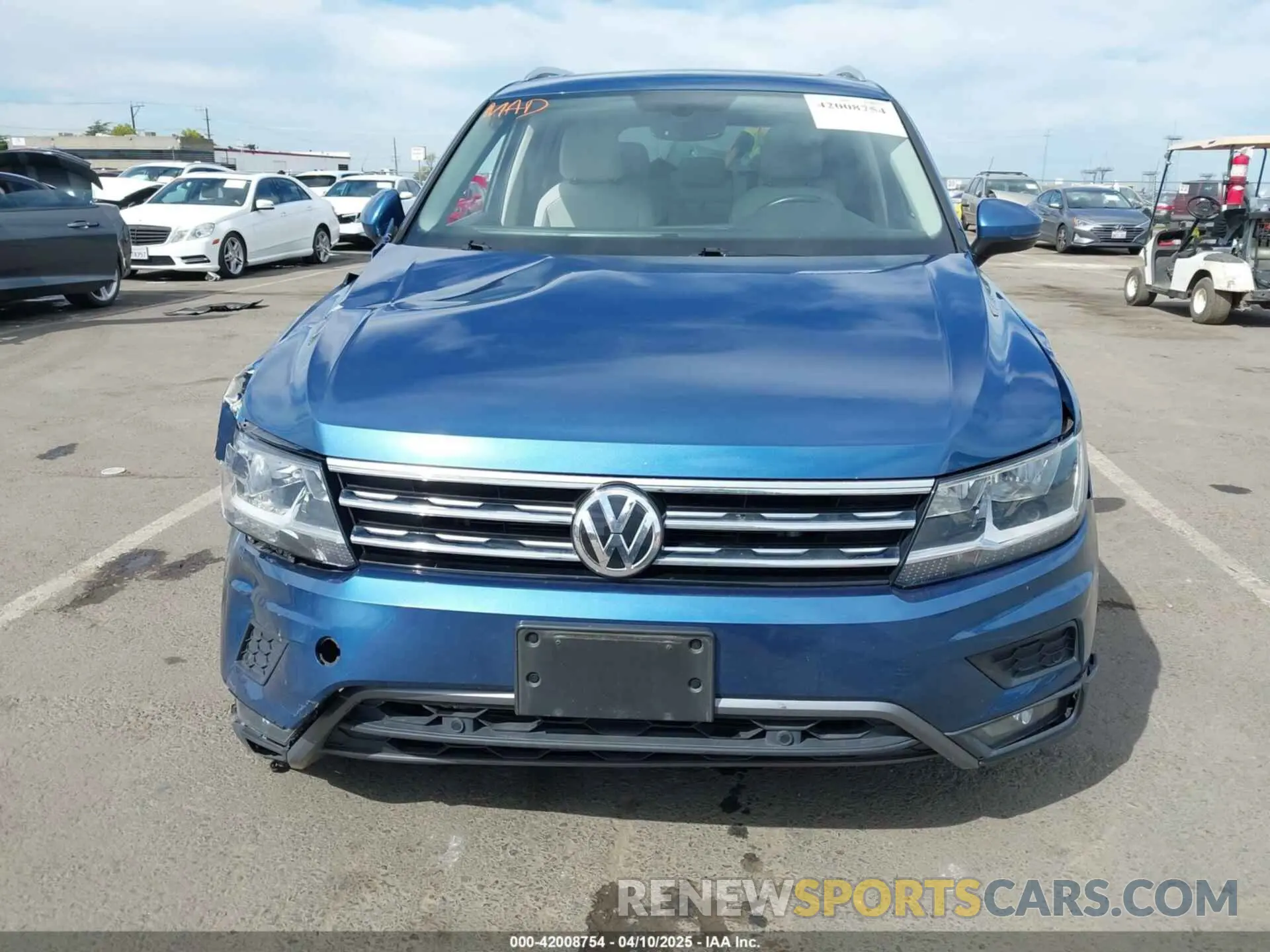 12 Photograph of a damaged car 3VV3B7AX2KM064568 VOLKSWAGEN TIGUAN 2019