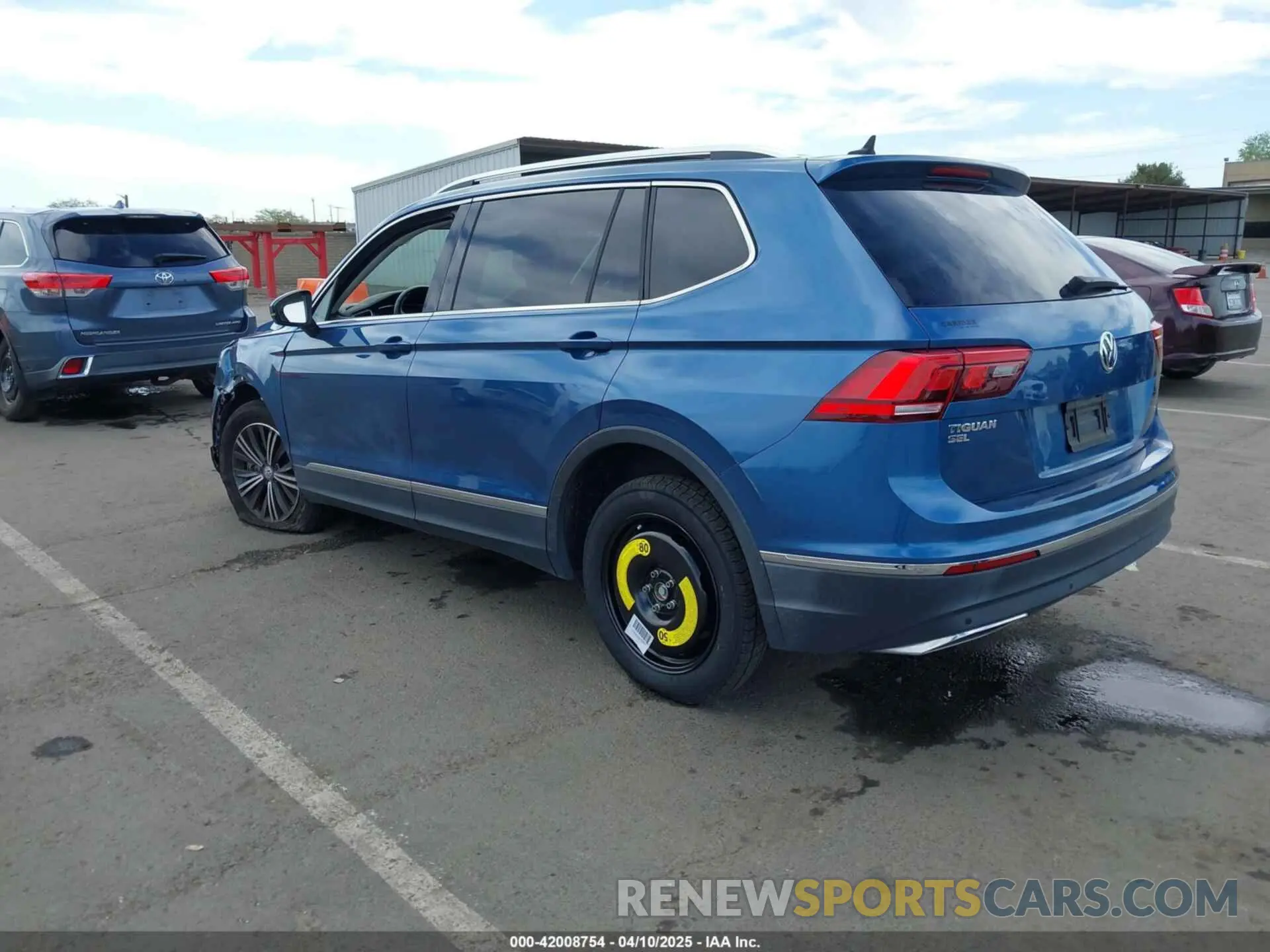 3 Photograph of a damaged car 3VV3B7AX2KM064568 VOLKSWAGEN TIGUAN 2019
