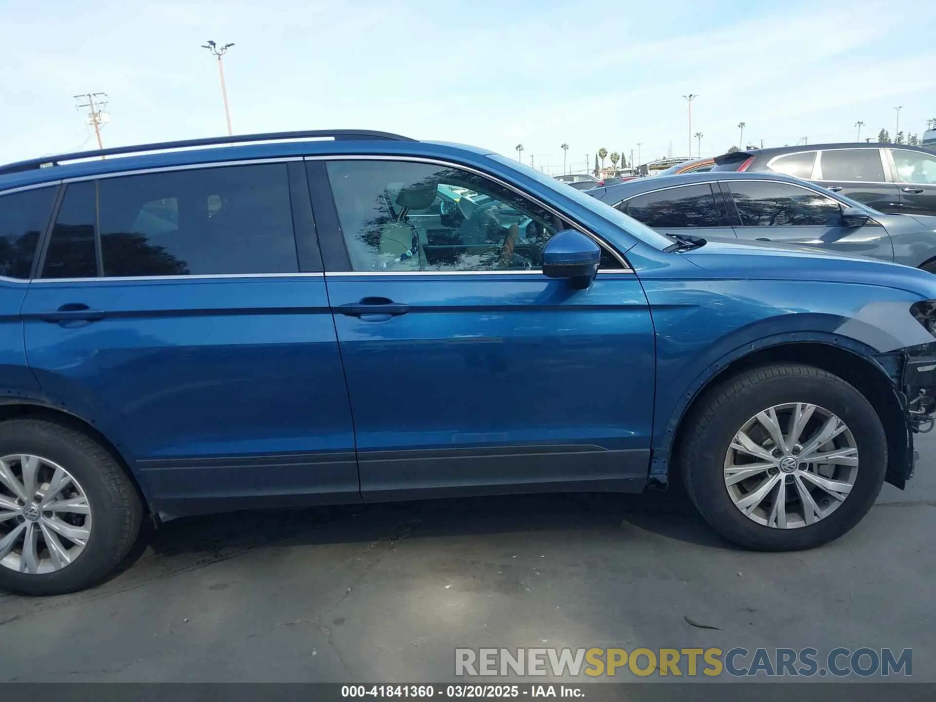 14 Photograph of a damaged car 3VV3B7AX2KM067907 VOLKSWAGEN TIGUAN 2019