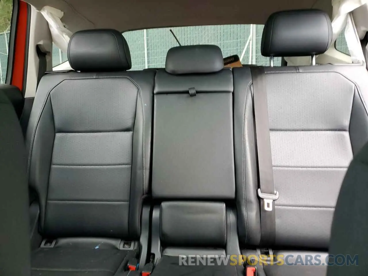 10 Photograph of a damaged car 3VV3B7AX2KM128902 VOLKSWAGEN TIGUAN 2019