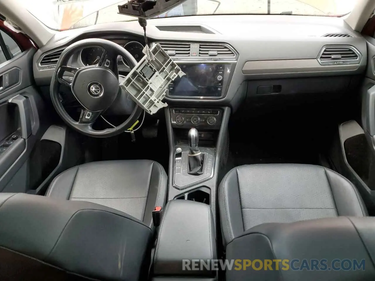 8 Photograph of a damaged car 3VV3B7AX2KM128902 VOLKSWAGEN TIGUAN 2019