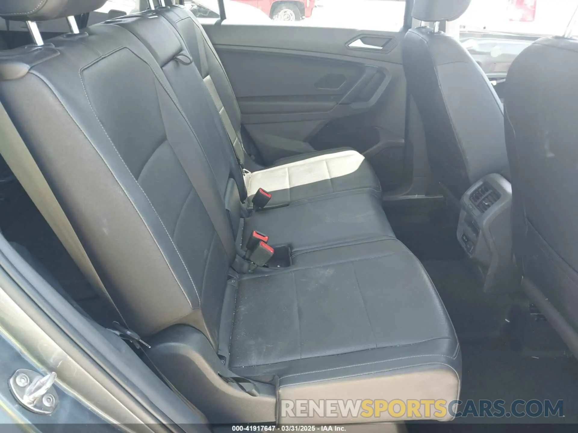 8 Photograph of a damaged car 3VV3B7AX2KM147949 VOLKSWAGEN TIGUAN 2019