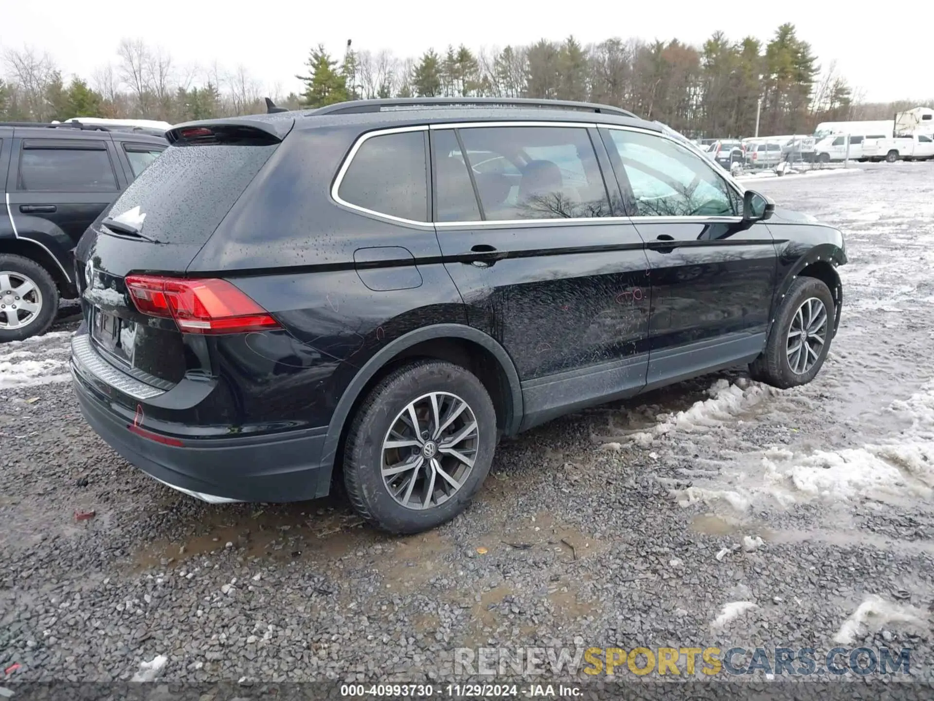 4 Photograph of a damaged car 3VV3B7AX2KM196407 VOLKSWAGEN TIGUAN 2019