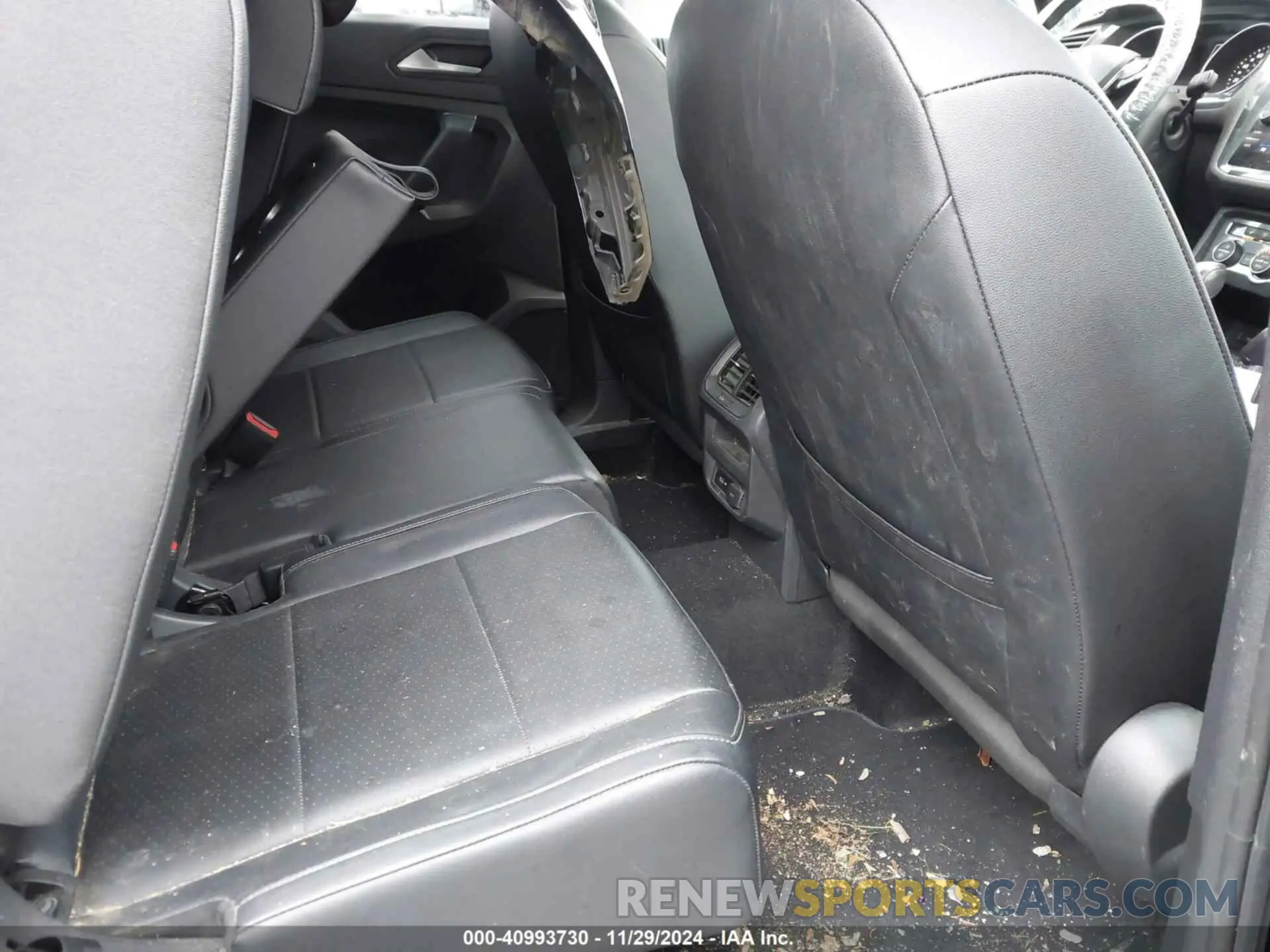 8 Photograph of a damaged car 3VV3B7AX2KM196407 VOLKSWAGEN TIGUAN 2019