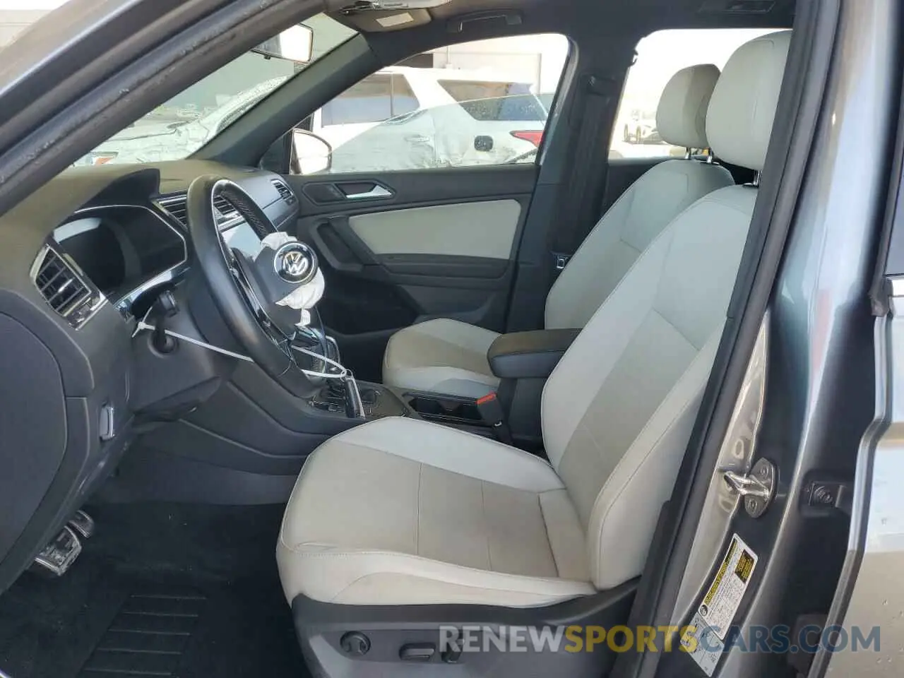7 Photograph of a damaged car 3VV3B7AX3KM012480 VOLKSWAGEN TIGUAN 2019