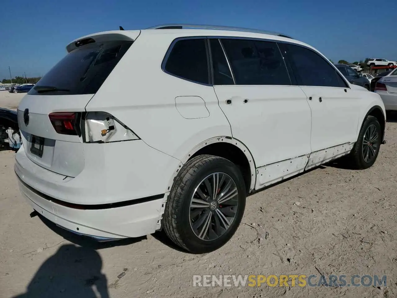 3 Photograph of a damaged car 3VV3B7AX3KM055992 VOLKSWAGEN TIGUAN 2019