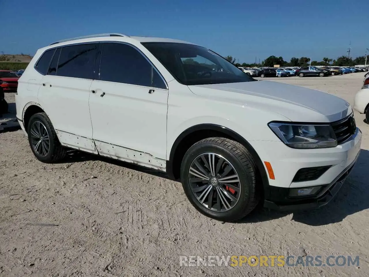 4 Photograph of a damaged car 3VV3B7AX3KM055992 VOLKSWAGEN TIGUAN 2019