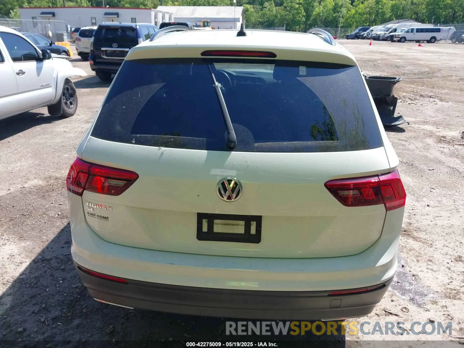 16 Photograph of a damaged car 3VV3B7AX4KM028218 VOLKSWAGEN TIGUAN 2019