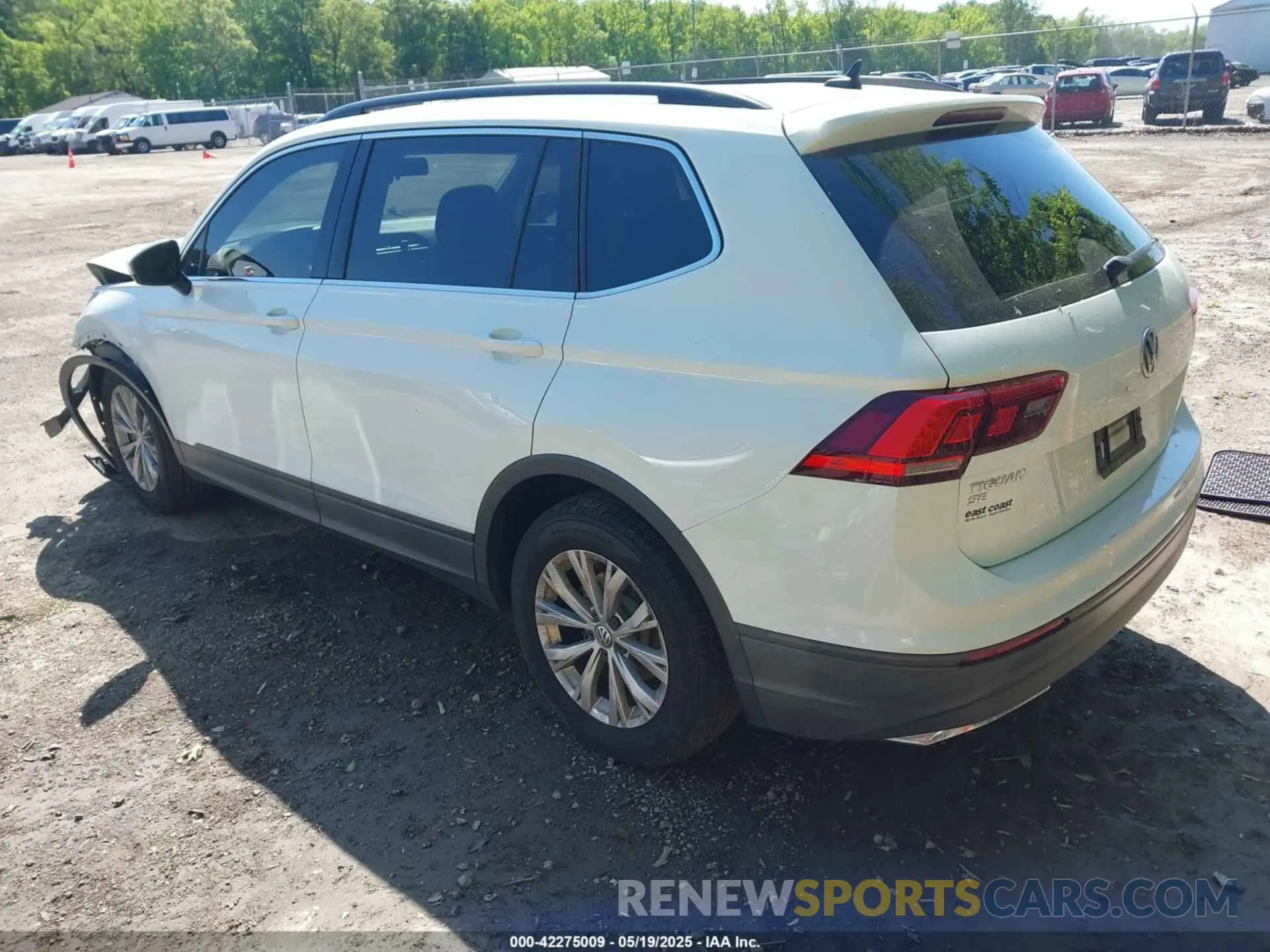 3 Photograph of a damaged car 3VV3B7AX4KM028218 VOLKSWAGEN TIGUAN 2019
