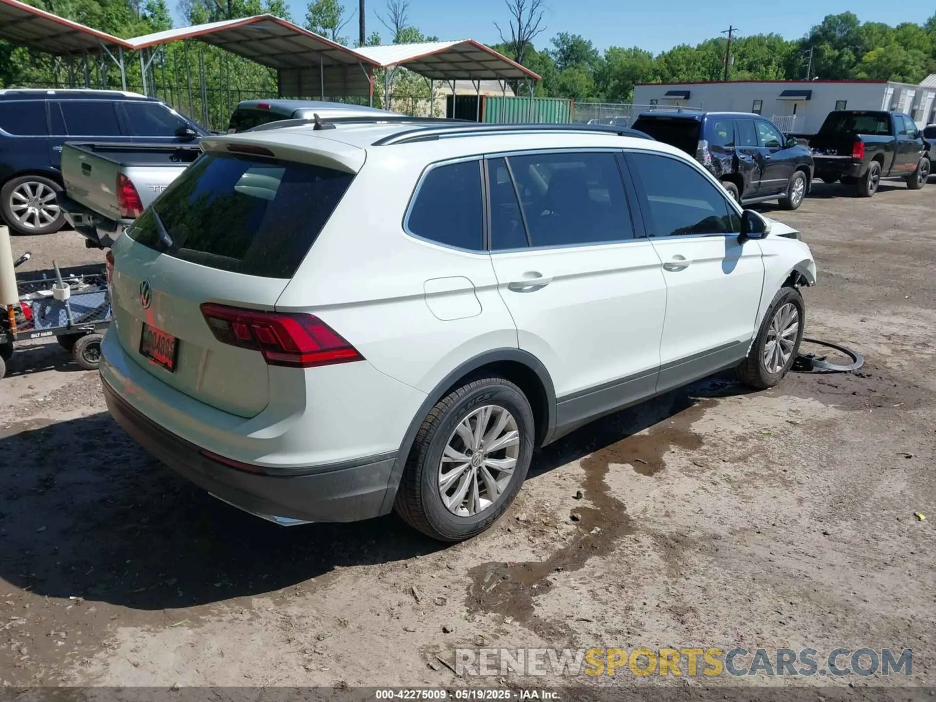 4 Photograph of a damaged car 3VV3B7AX4KM028218 VOLKSWAGEN TIGUAN 2019