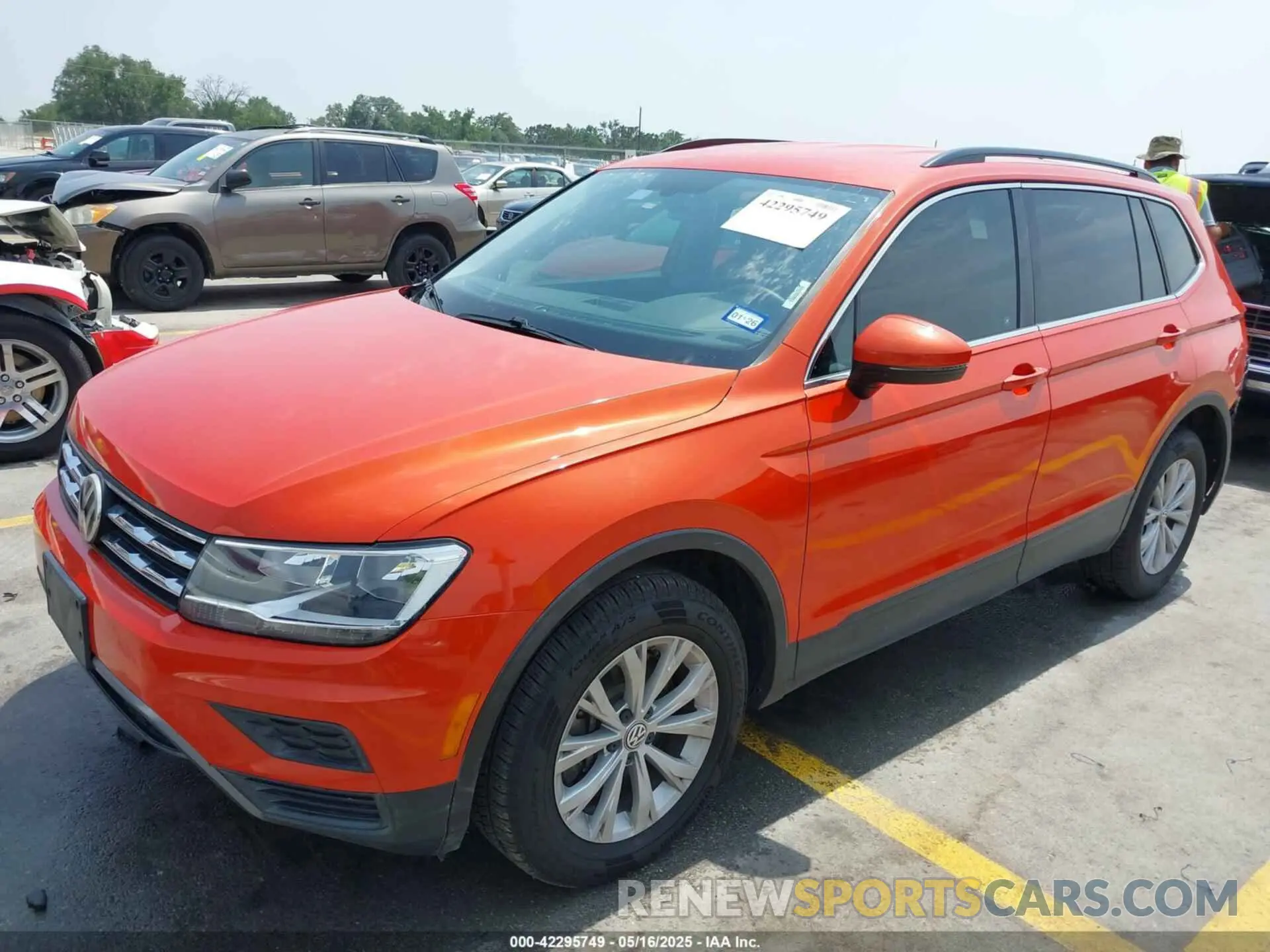 2 Photograph of a damaged car 3VV3B7AX4KM045617 VOLKSWAGEN TIGUAN 2019