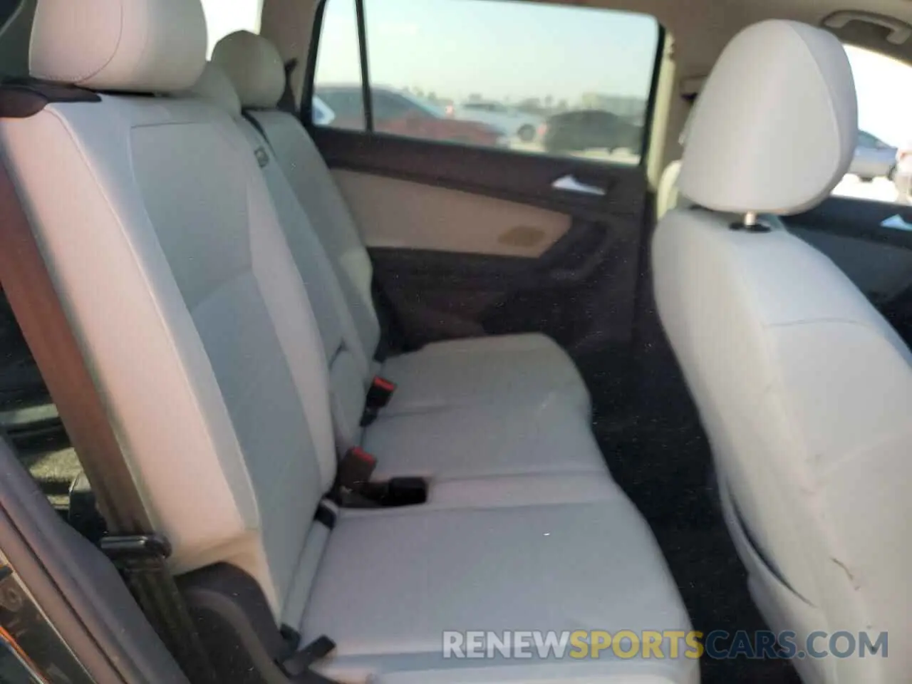 12 Photograph of a damaged car 3VV3B7AX4KM130487 VOLKSWAGEN TIGUAN 2019