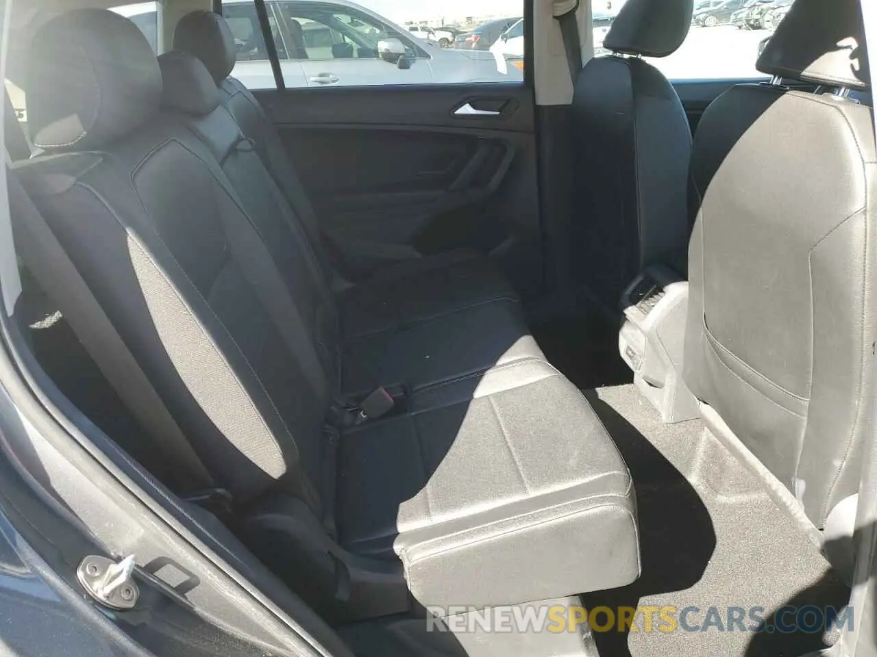 12 Photograph of a damaged car 3VV3B7AX4KM143031 VOLKSWAGEN TIGUAN 2019