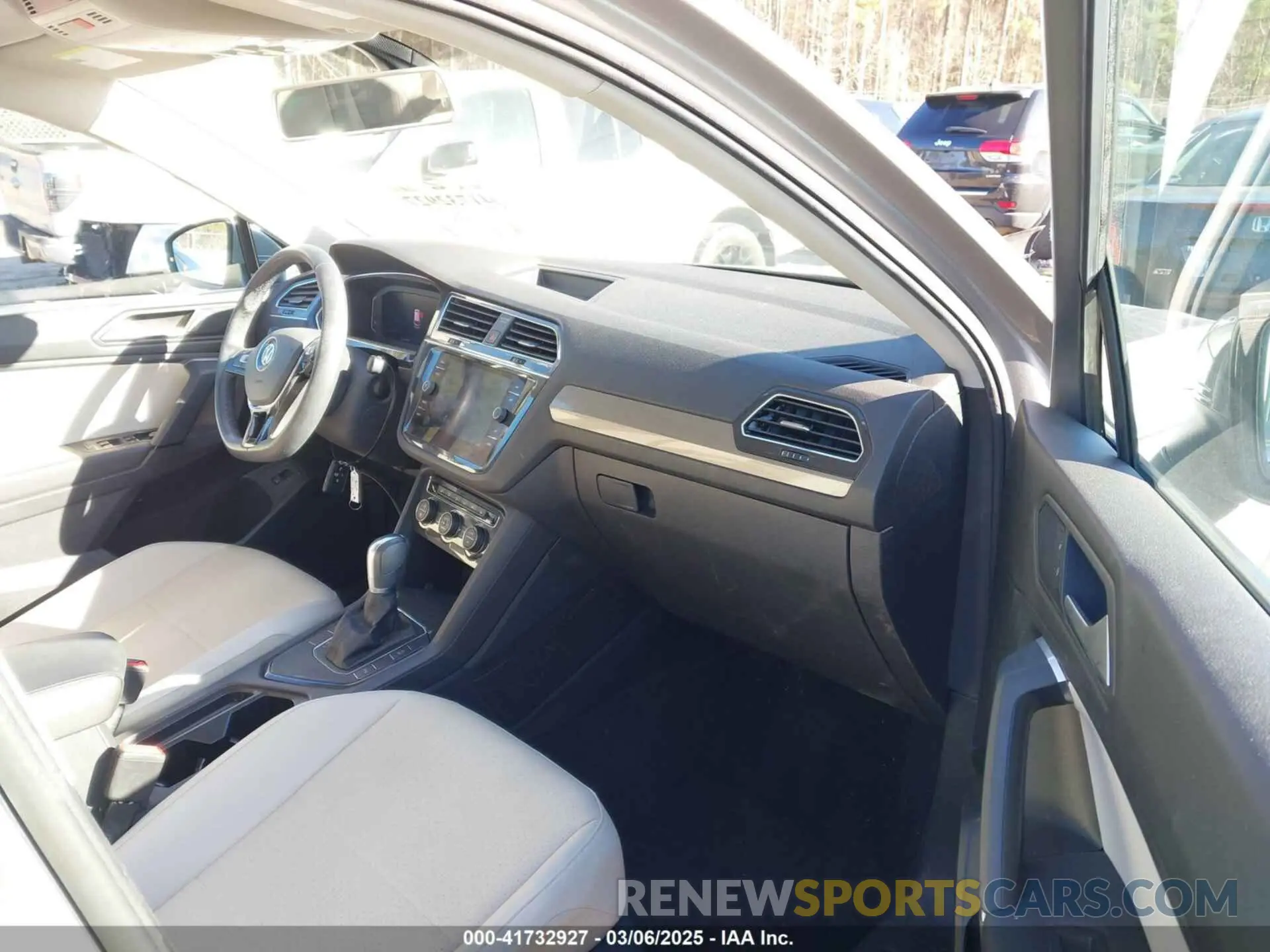 5 Photograph of a damaged car 3VV3B7AX4KM148455 VOLKSWAGEN TIGUAN 2019