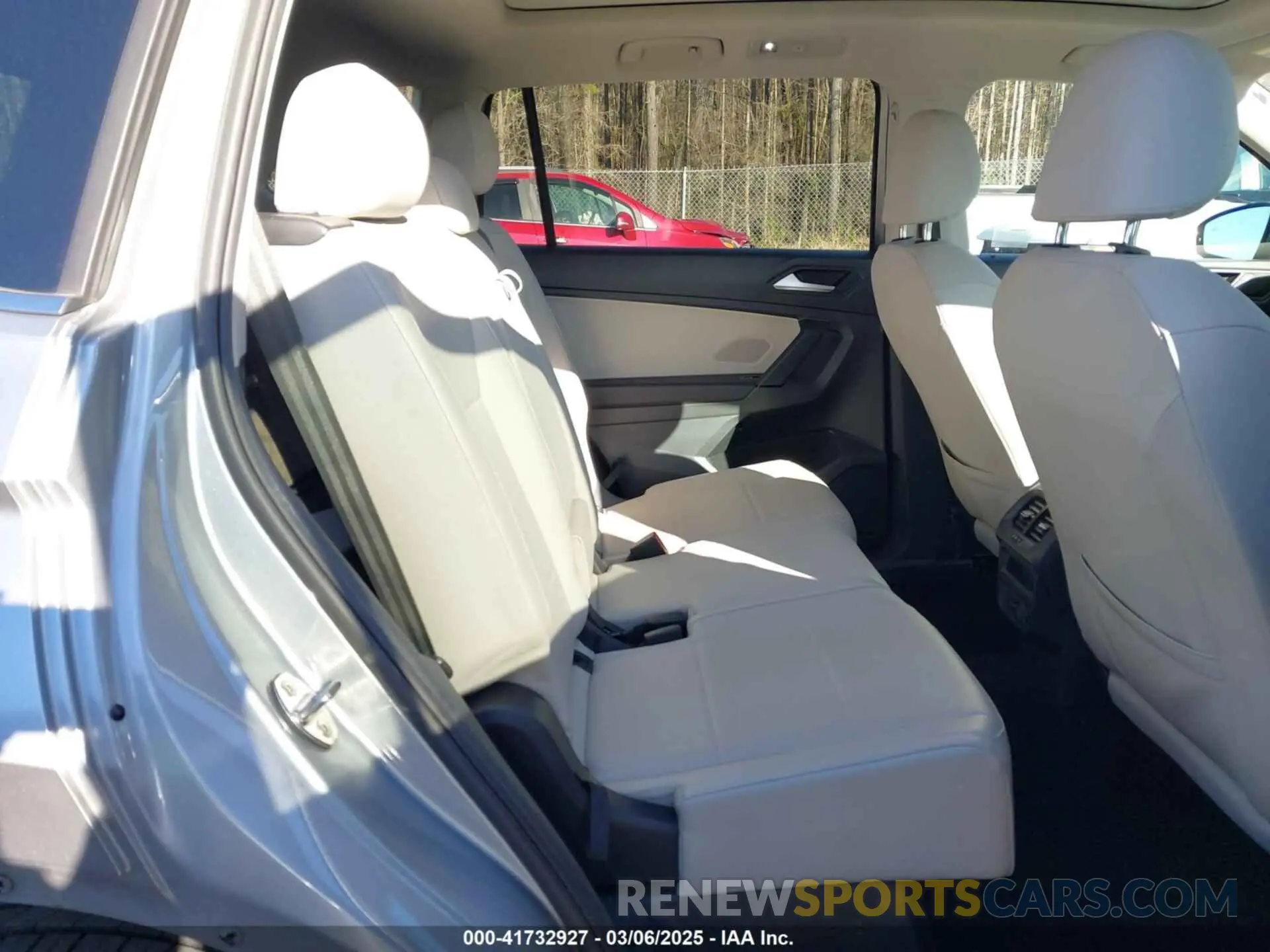 8 Photograph of a damaged car 3VV3B7AX4KM148455 VOLKSWAGEN TIGUAN 2019