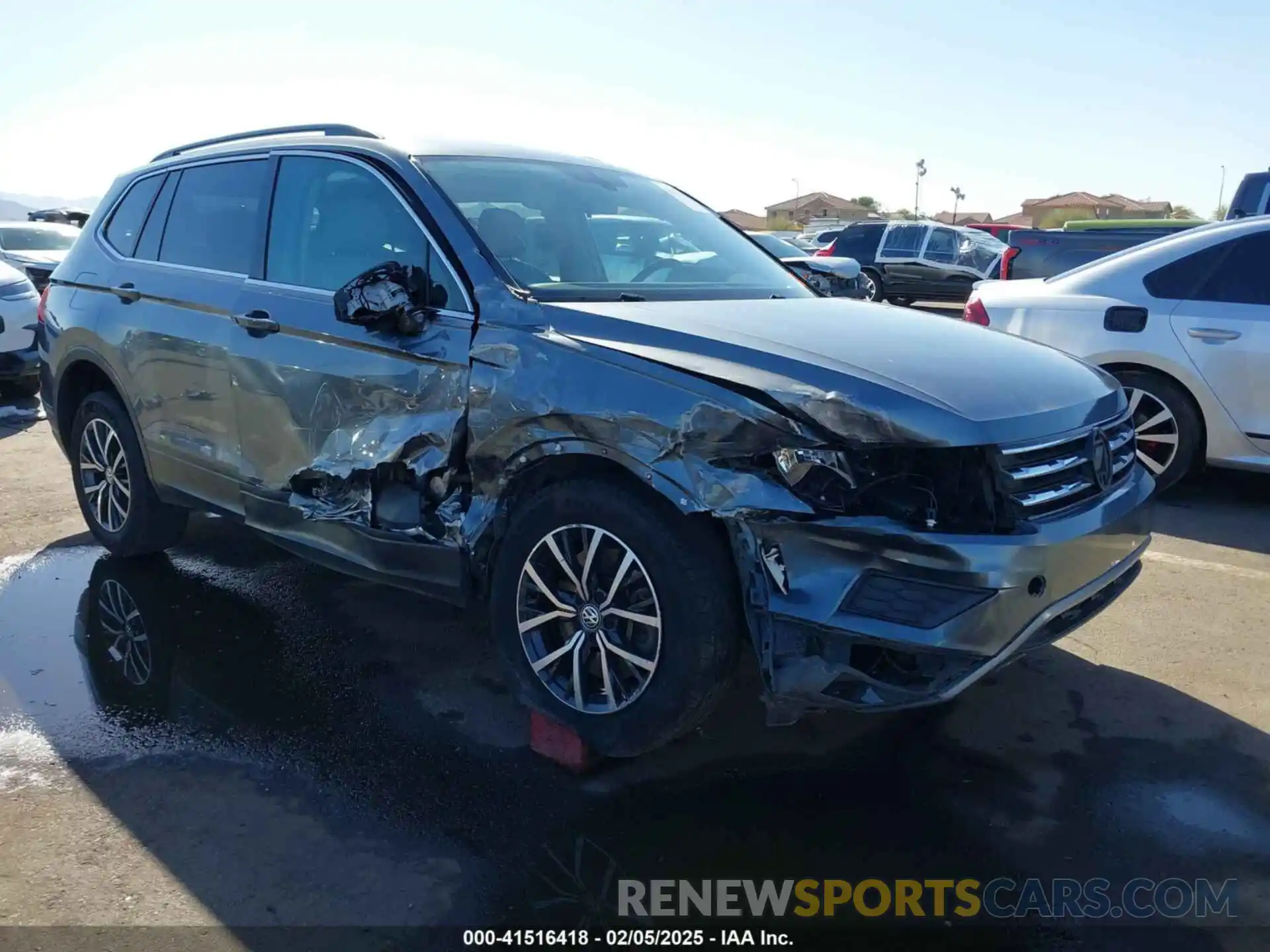 1 Photograph of a damaged car 3VV3B7AX5KM042693 VOLKSWAGEN TIGUAN 2019