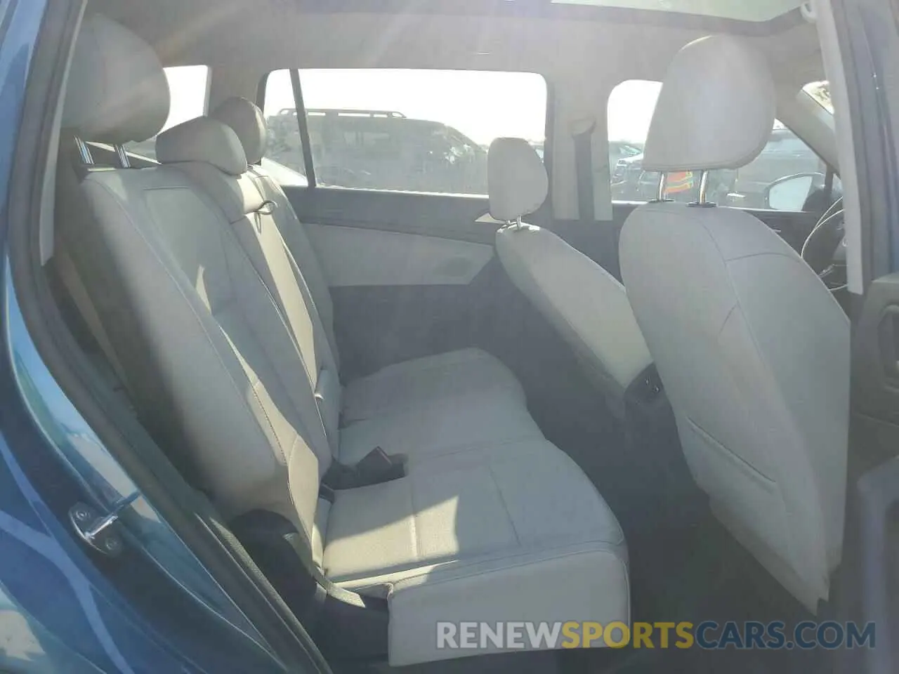 11 Photograph of a damaged car 3VV3B7AX5KM052687 VOLKSWAGEN TIGUAN 2019