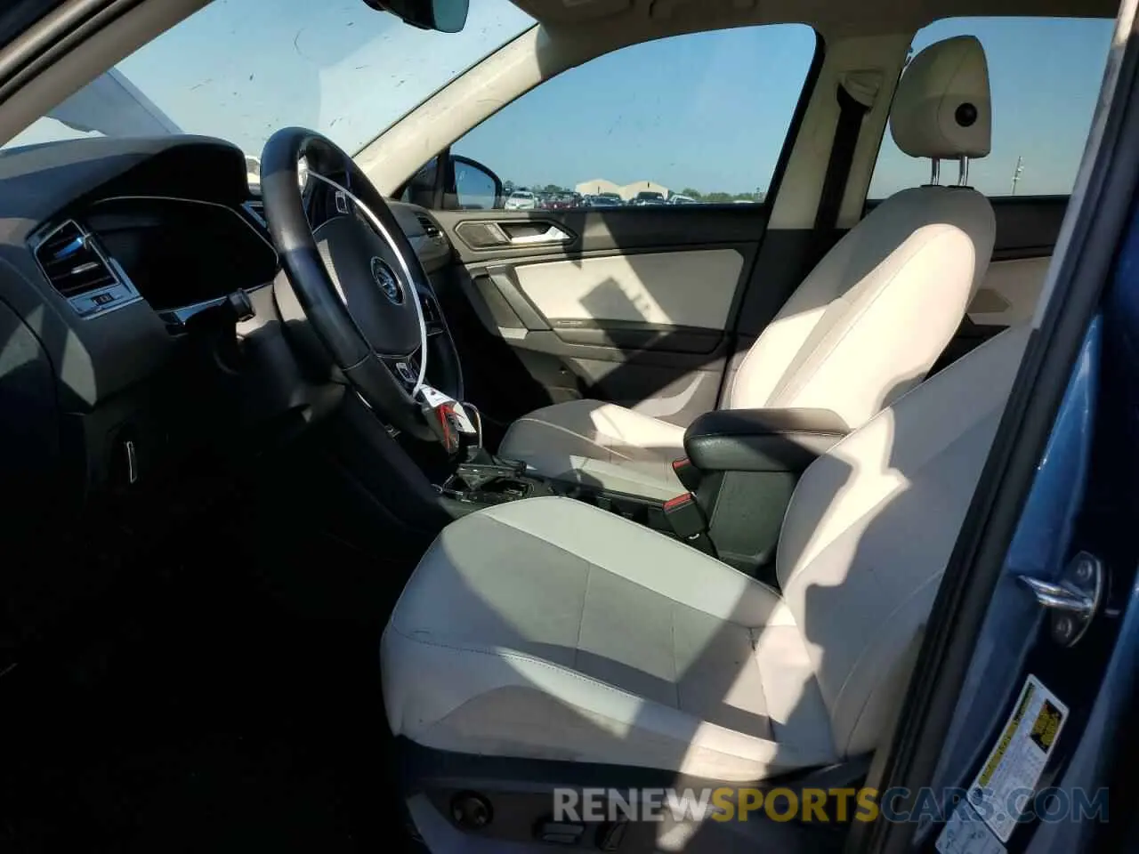 7 Photograph of a damaged car 3VV3B7AX5KM052687 VOLKSWAGEN TIGUAN 2019