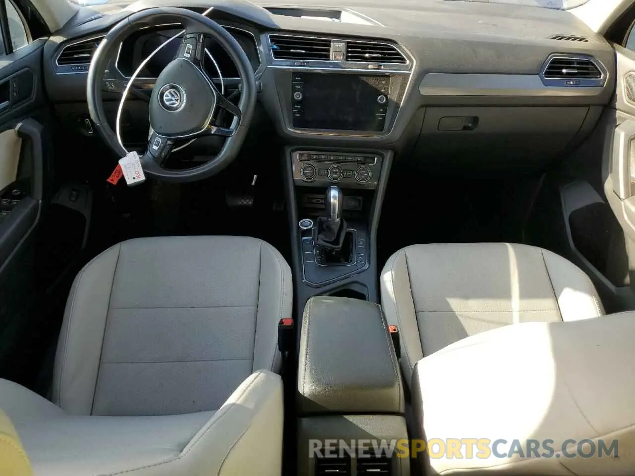 8 Photograph of a damaged car 3VV3B7AX5KM052687 VOLKSWAGEN TIGUAN 2019