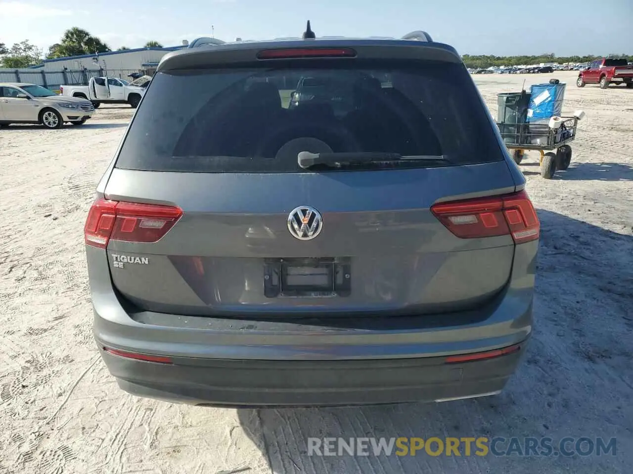6 Photograph of a damaged car 3VV3B7AX5KM062202 VOLKSWAGEN TIGUAN 2019