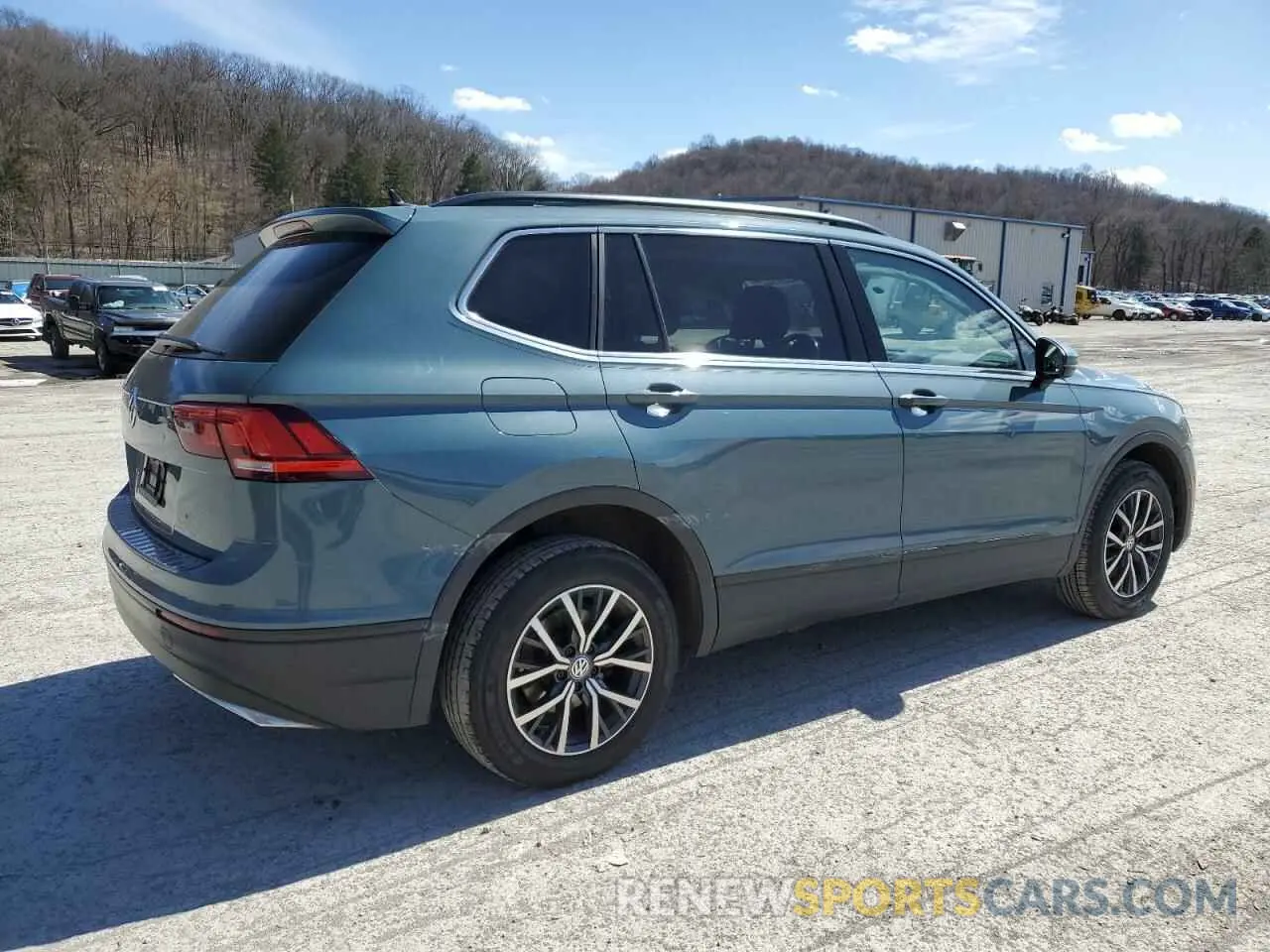 3 Photograph of a damaged car 3VV3B7AX5KM104500 VOLKSWAGEN TIGUAN 2019