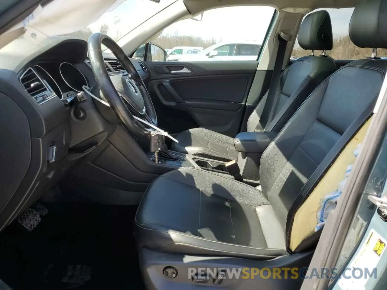 7 Photograph of a damaged car 3VV3B7AX5KM104500 VOLKSWAGEN TIGUAN 2019