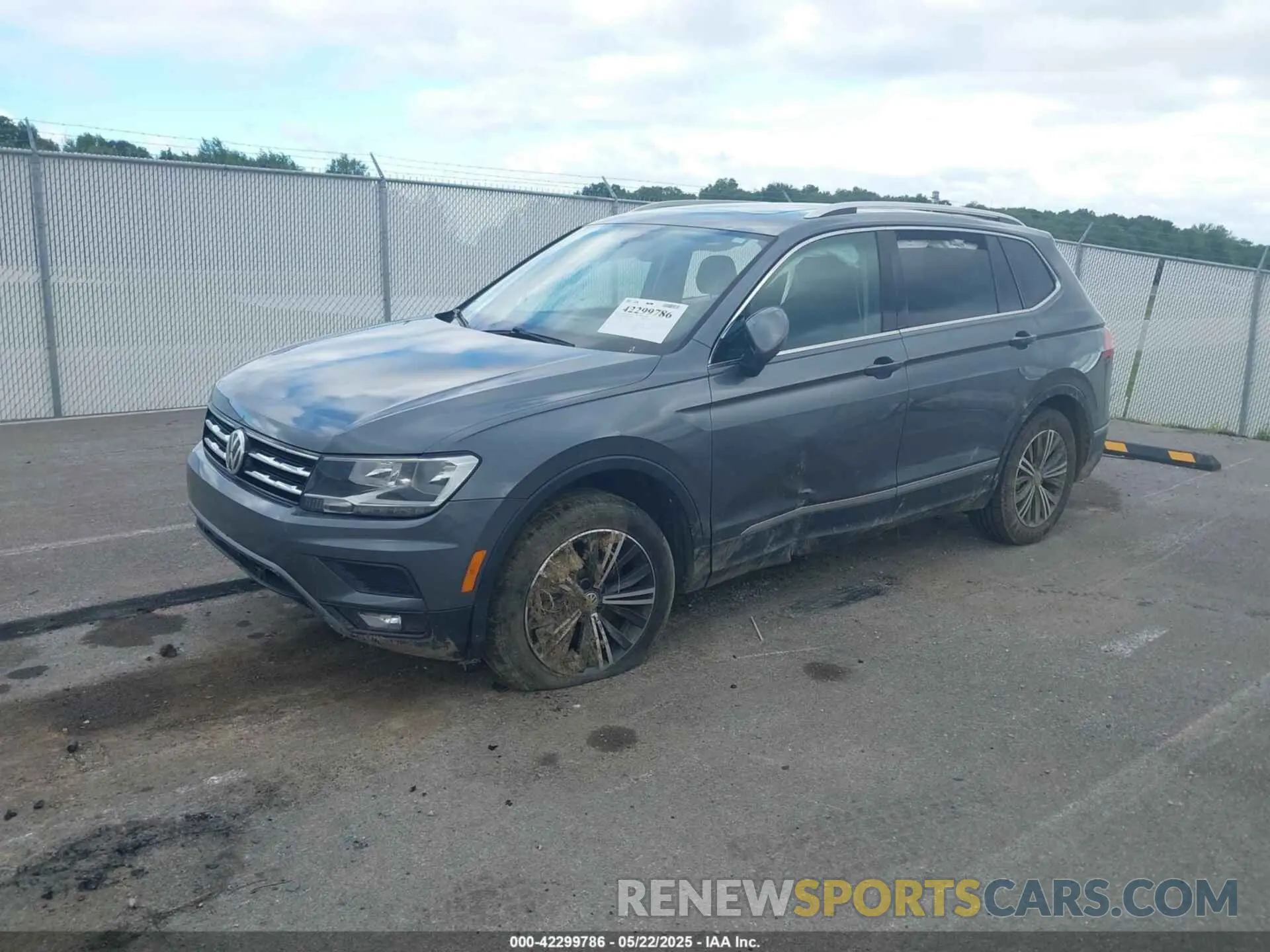 2 Photograph of a damaged car 3VV3B7AX5KM124150 VOLKSWAGEN TIGUAN 2019