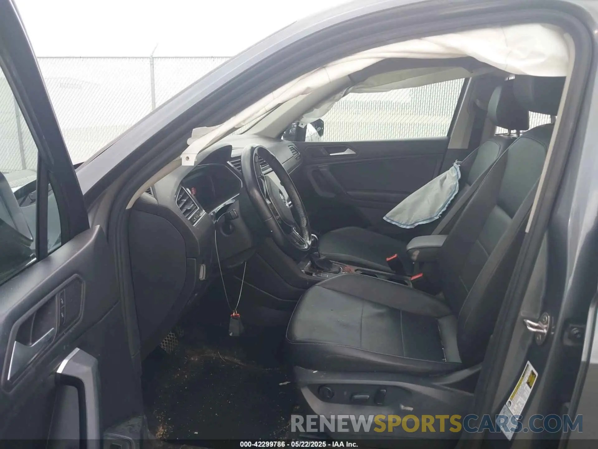 5 Photograph of a damaged car 3VV3B7AX5KM124150 VOLKSWAGEN TIGUAN 2019