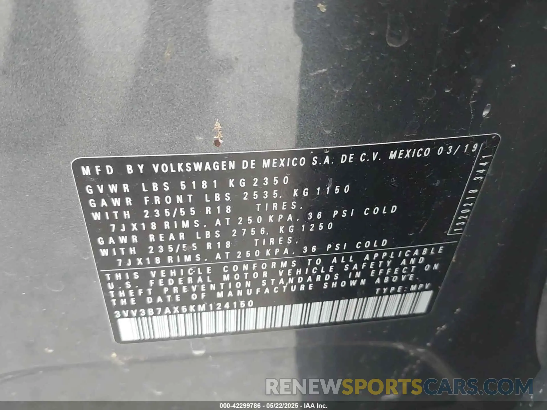 9 Photograph of a damaged car 3VV3B7AX5KM124150 VOLKSWAGEN TIGUAN 2019