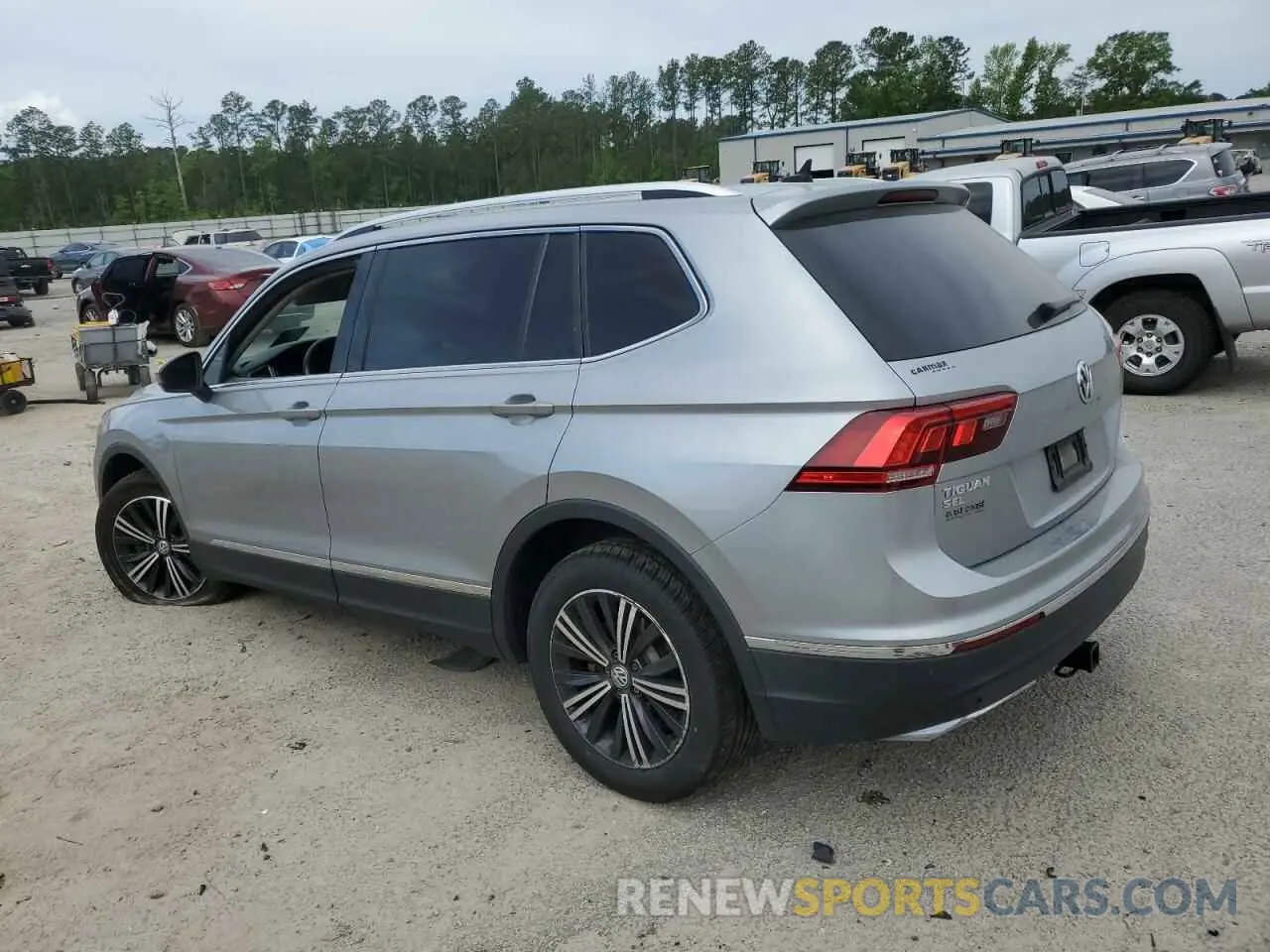 2 Photograph of a damaged car 3VV3B7AX5KM135570 VOLKSWAGEN TIGUAN 2019