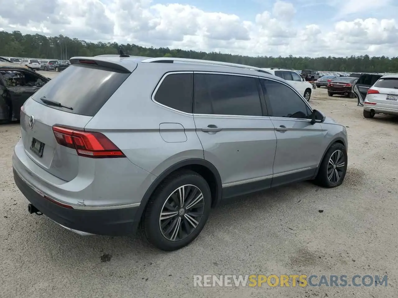3 Photograph of a damaged car 3VV3B7AX5KM135570 VOLKSWAGEN TIGUAN 2019