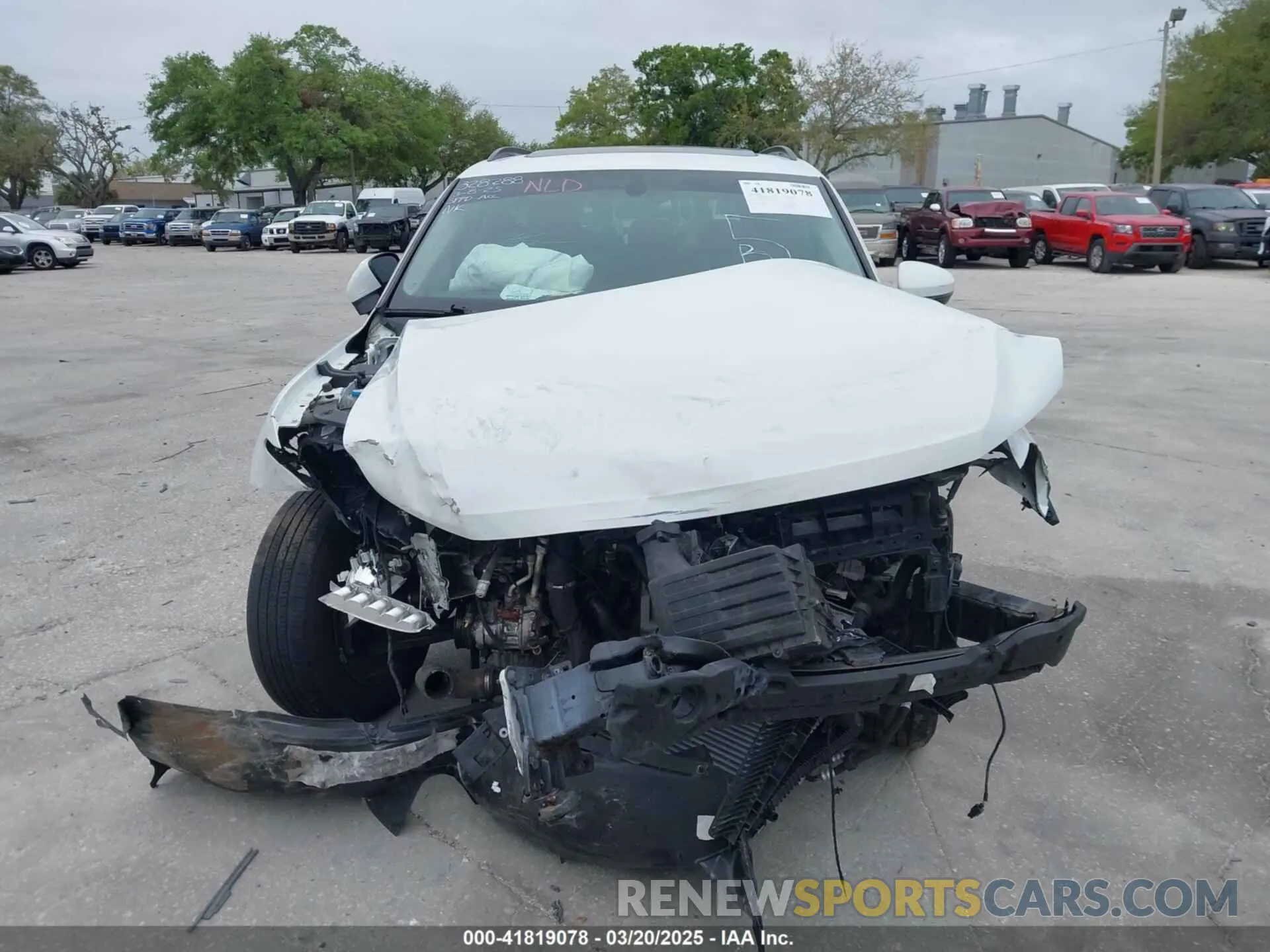 11 Photograph of a damaged car 3VV3B7AX5KM153342 VOLKSWAGEN TIGUAN 2019