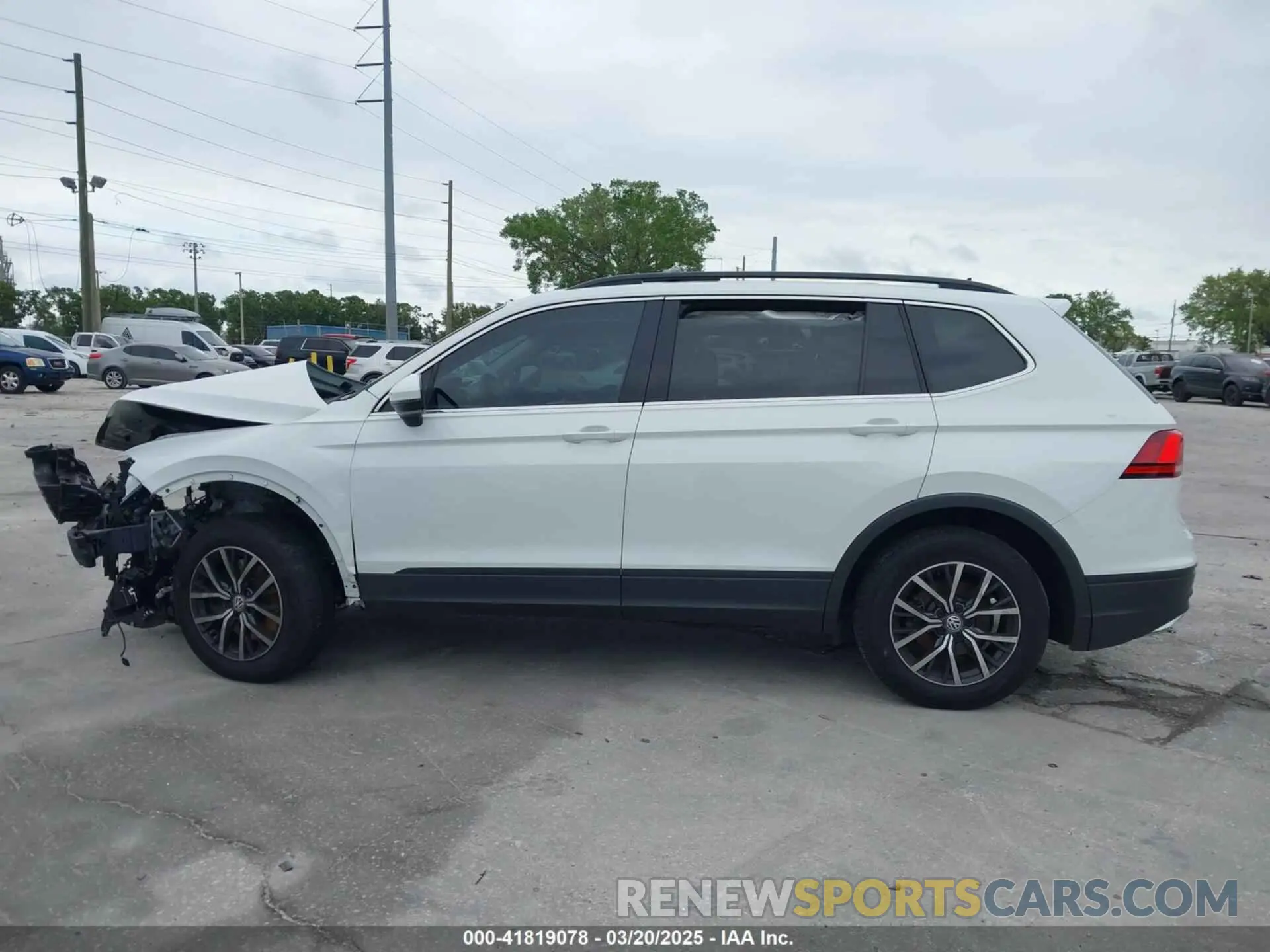 13 Photograph of a damaged car 3VV3B7AX5KM153342 VOLKSWAGEN TIGUAN 2019