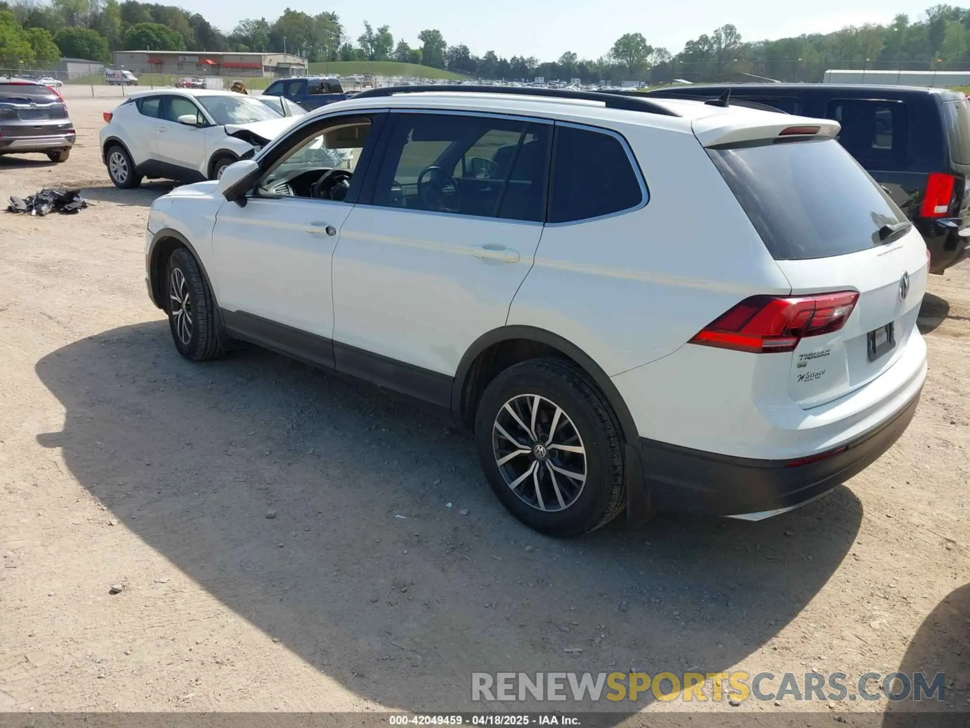 3 Photograph of a damaged car 3VV3B7AX5KM194120 VOLKSWAGEN TIGUAN 2019